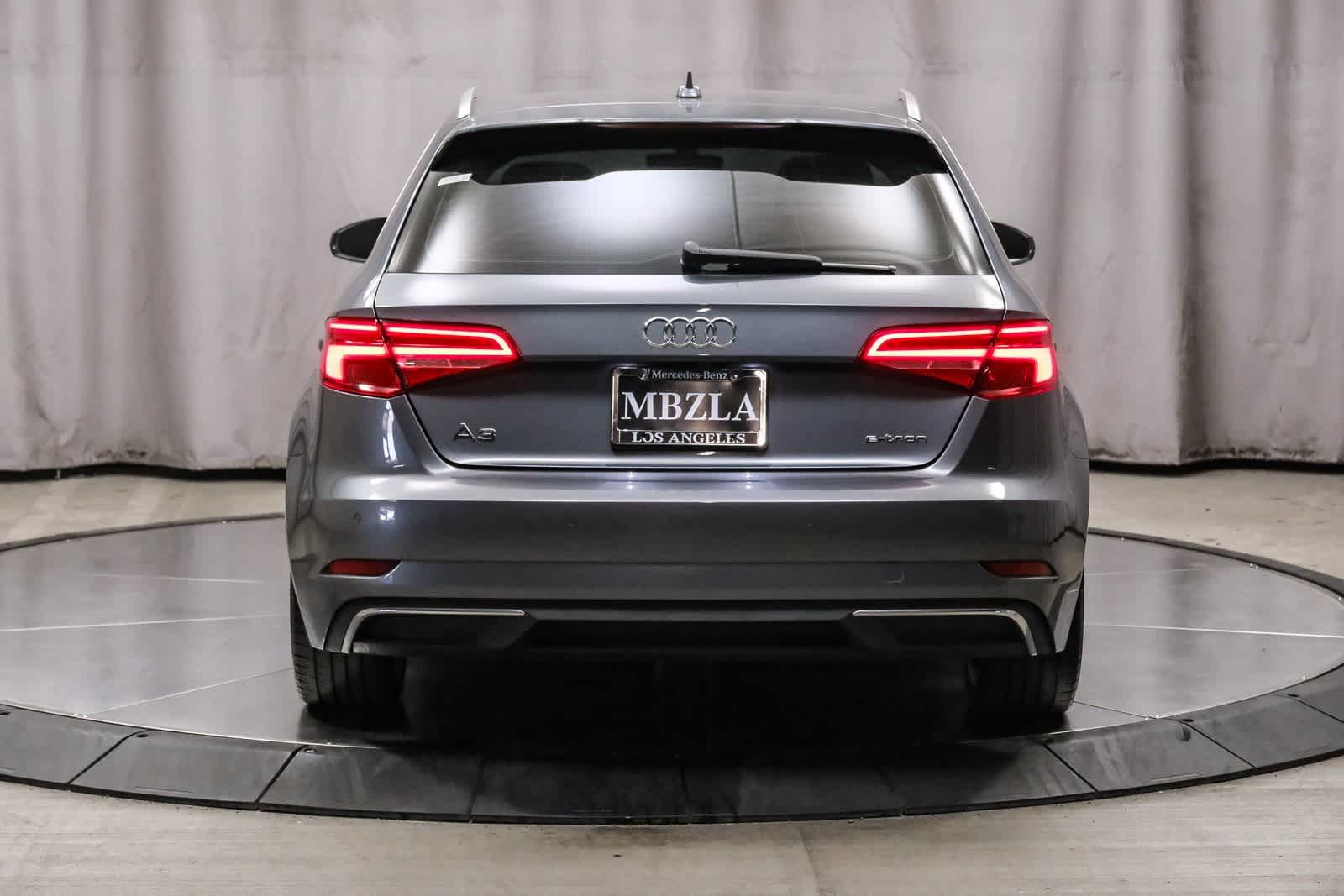 Thumbnail: 2018 Audi A3 e-tron - 3