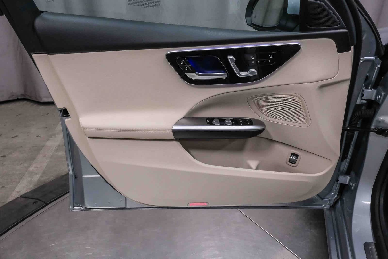 Thumbnail: 2025 Mercedes-Benz C-Class - 21