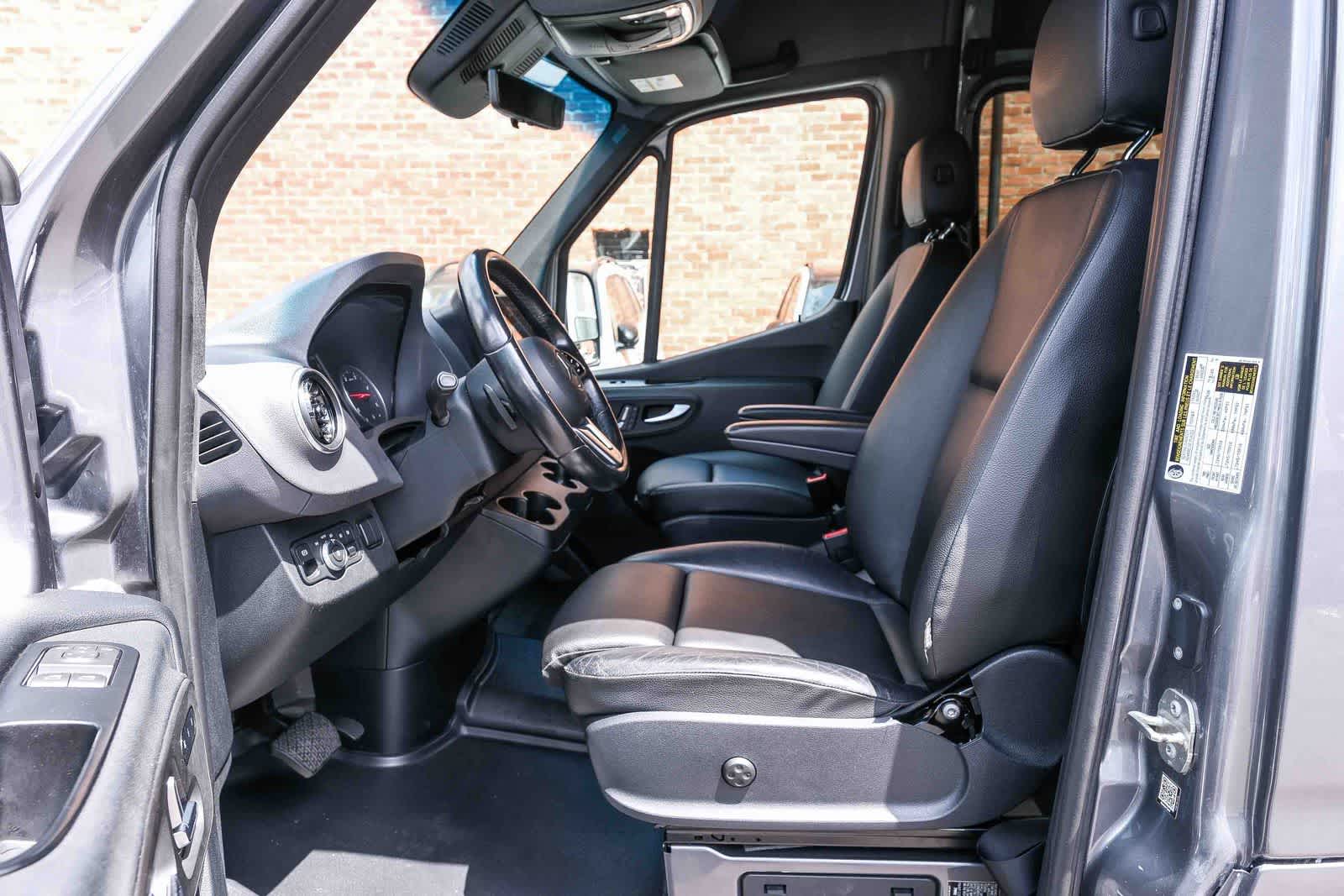 Thumbnail: 2024 Mercedes-Benz Sprinter - 25