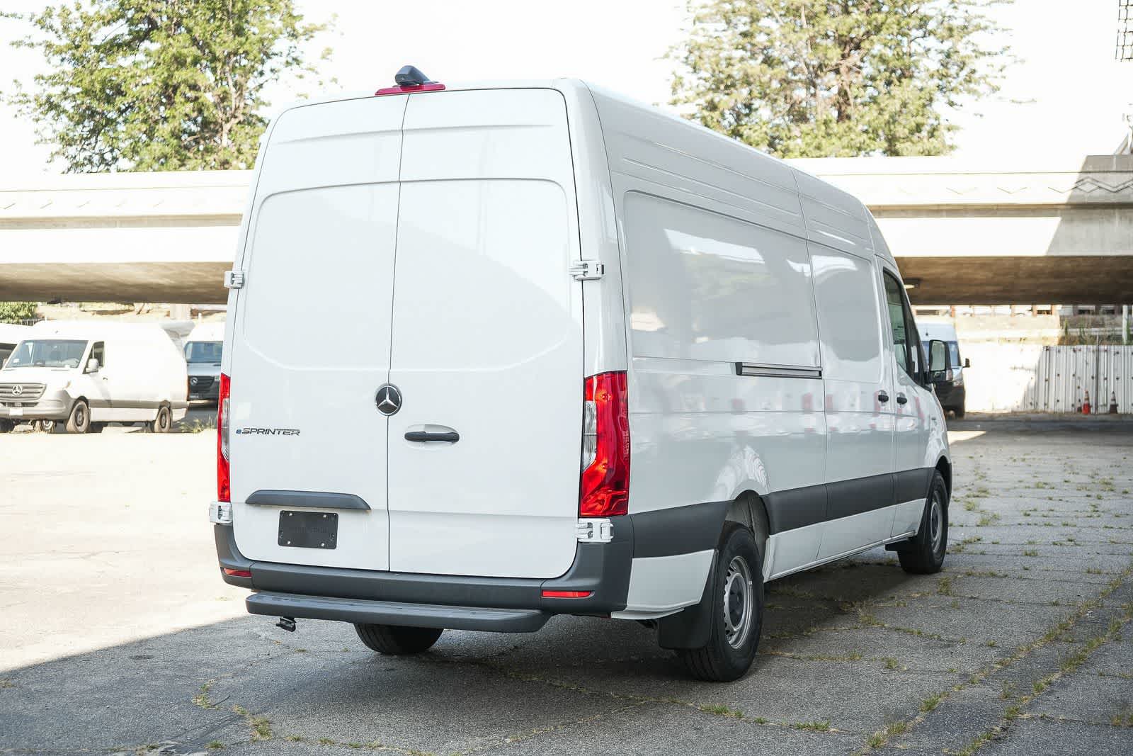 Thumbnail: 2025 Mercedes-Benz eSprinter - 7