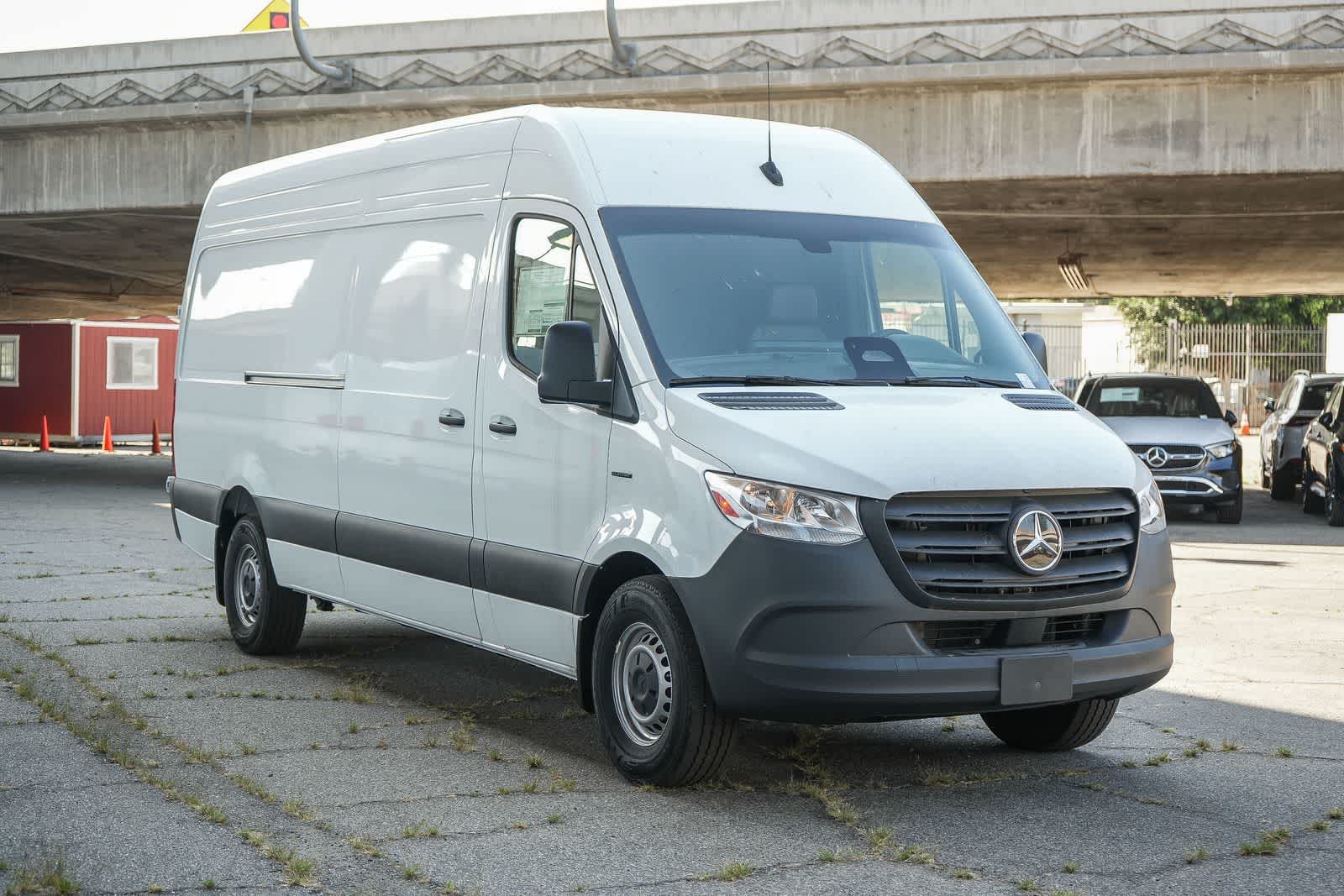 Thumbnail: 2025 Mercedes-Benz eSprinter - 3