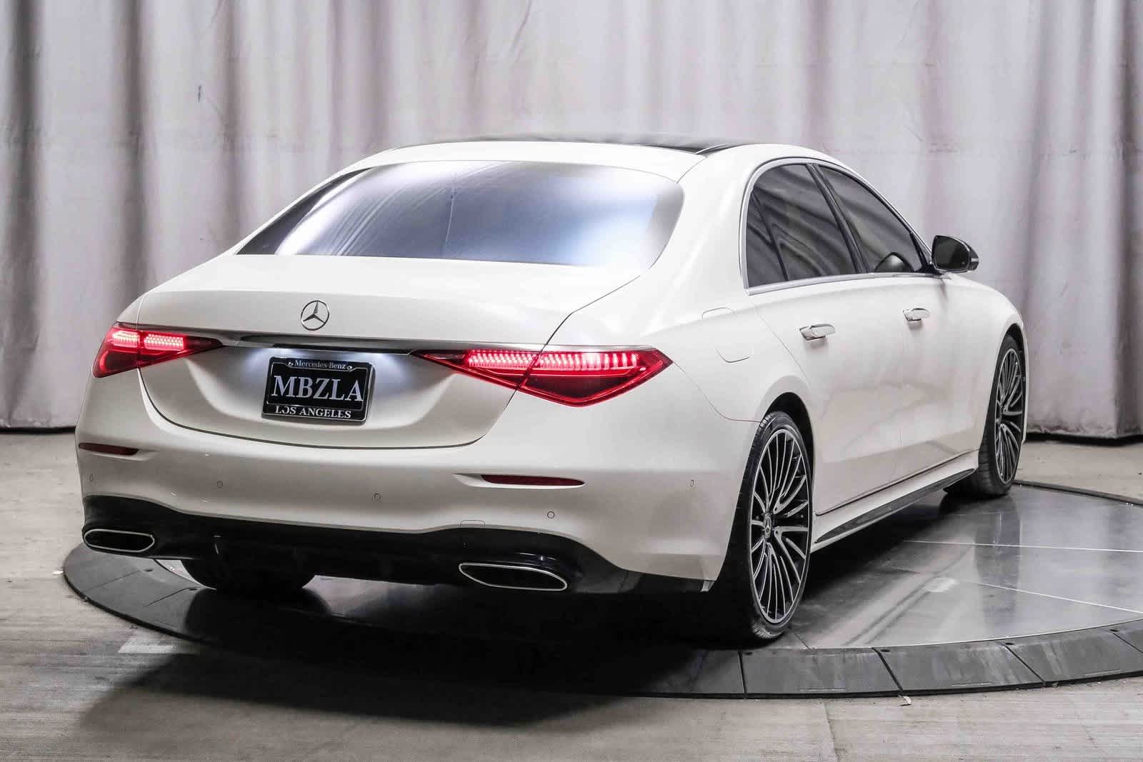 Thumbnail: 2022 Mercedes-Benz S-Class - 4