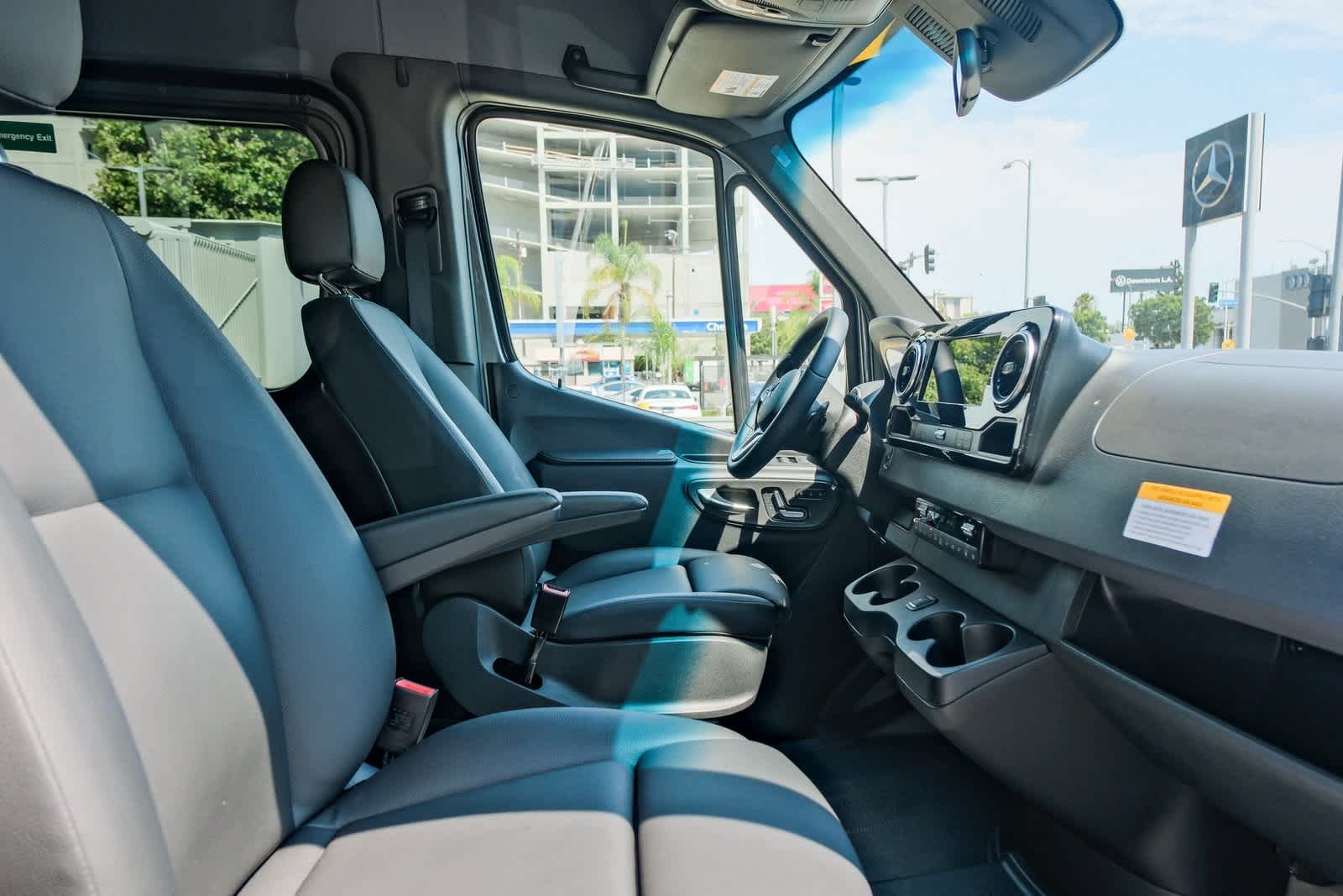 Thumbnail: 2024 Mercedes-Benz Sprinter - 13