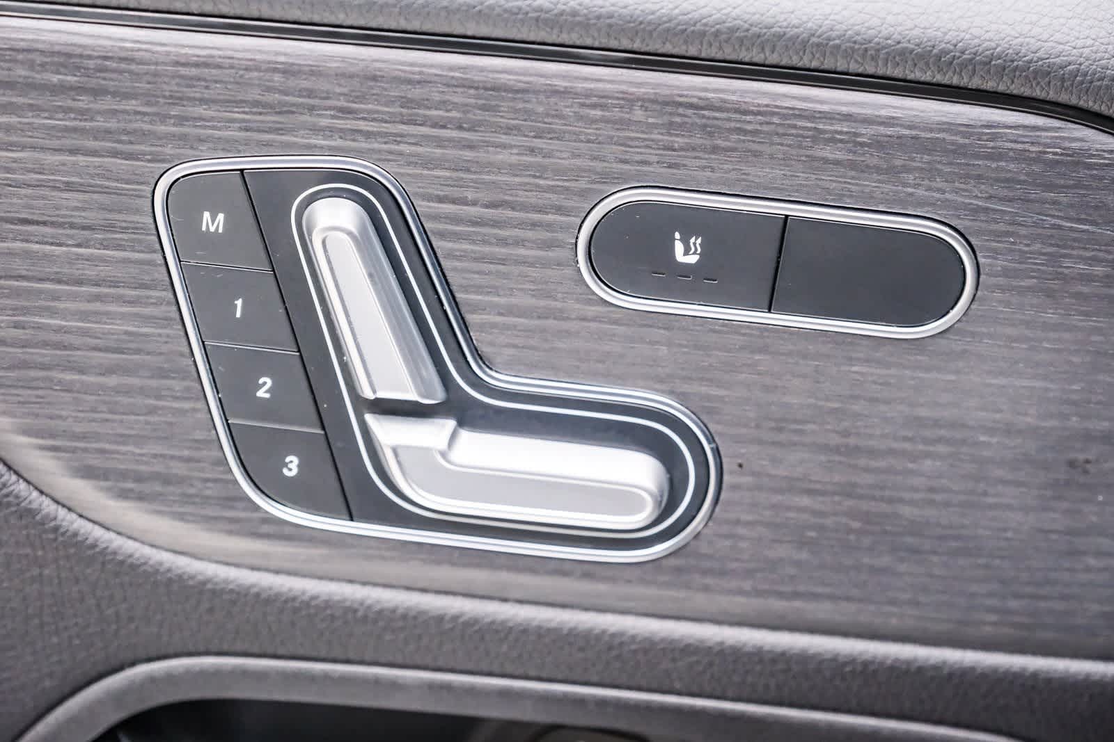 Thumbnail: 2023 Mercedes-Benz GLB - 23