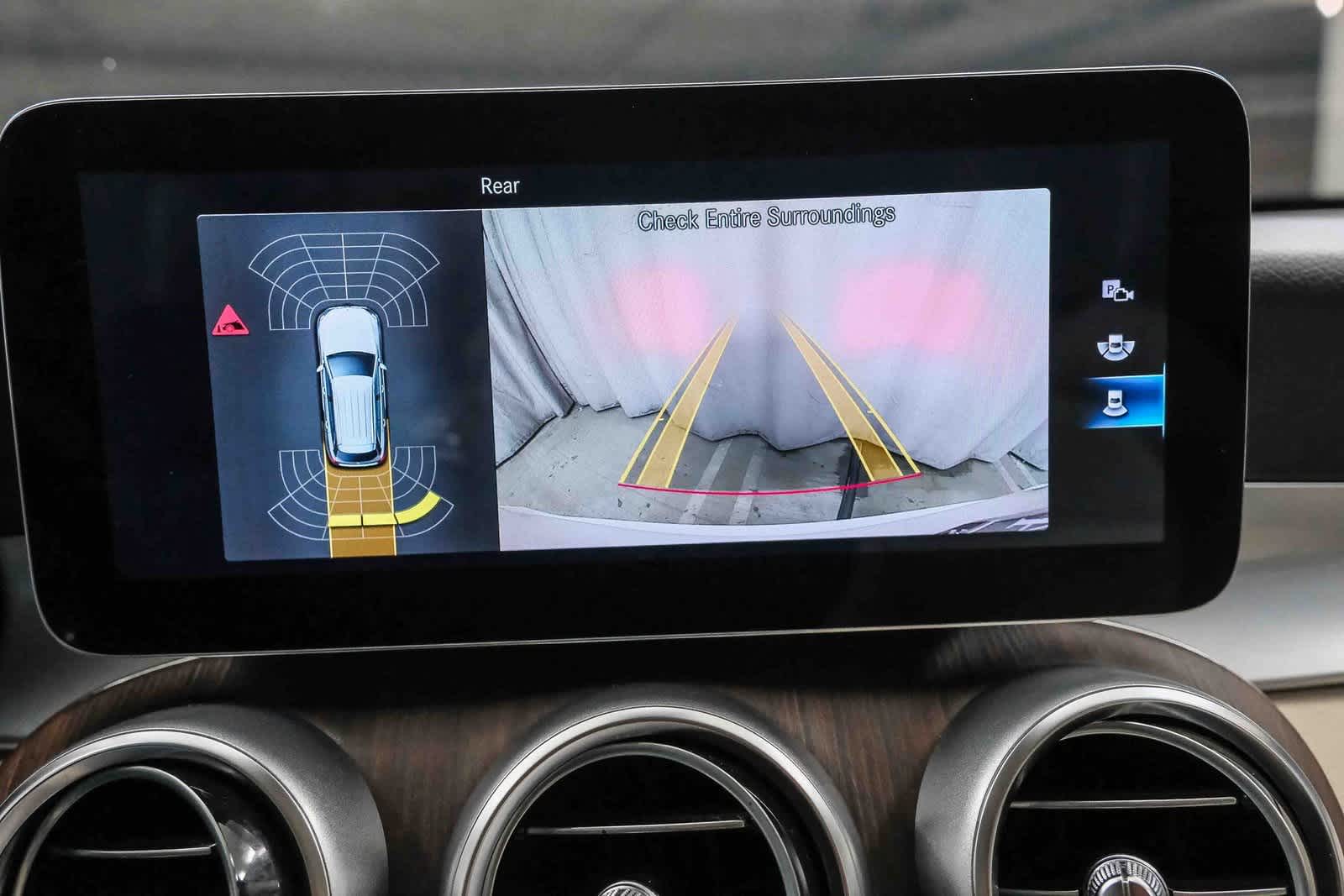 Thumbnail: 2022 Mercedes-Benz GLC - 26