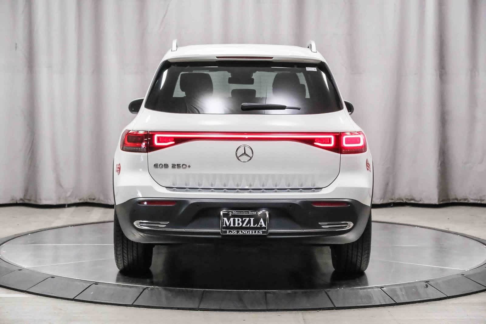 Thumbnail: 2023 Mercedes-Benz EQB - 3