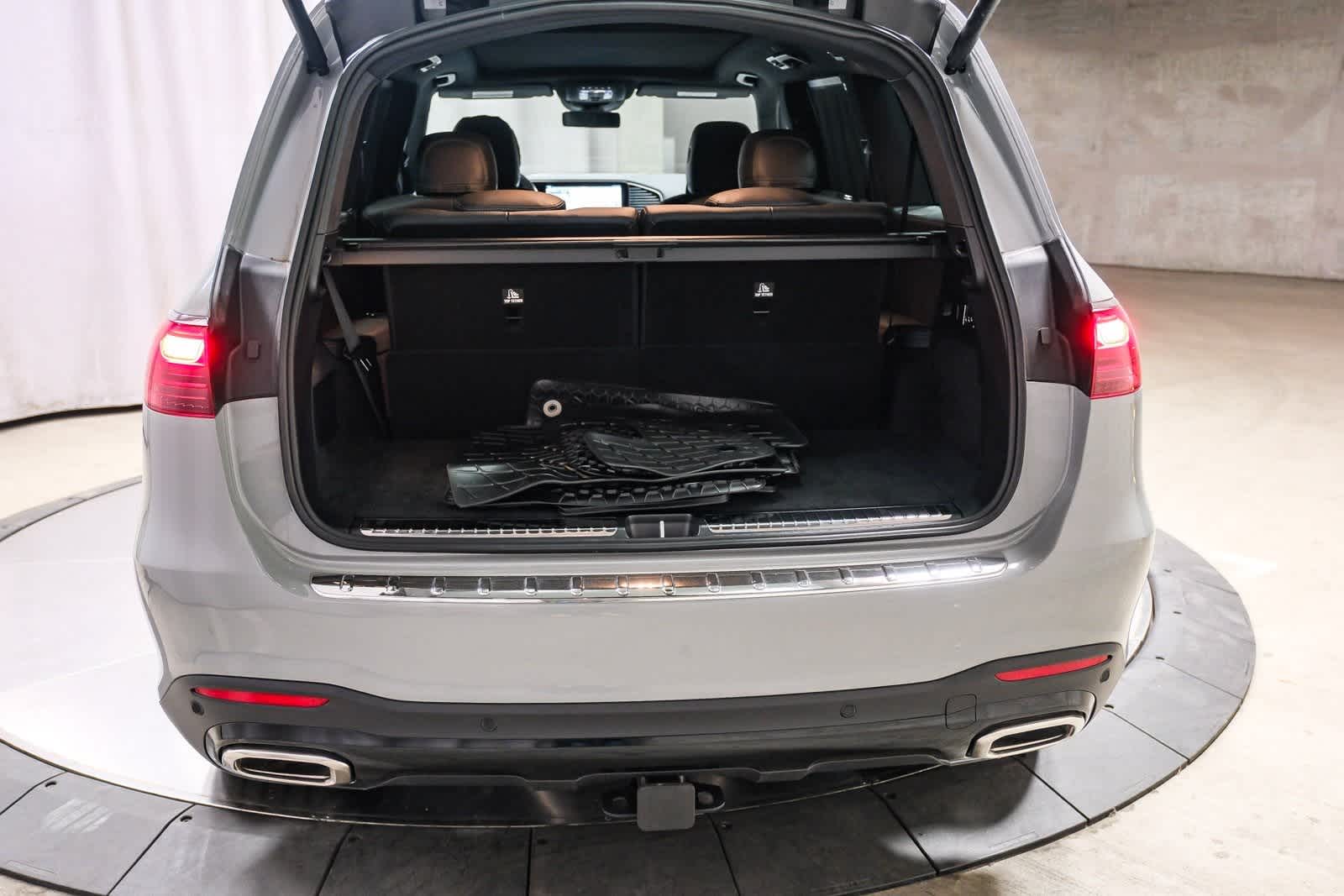 Thumbnail: 2025 Mercedes-Benz GLS - 28