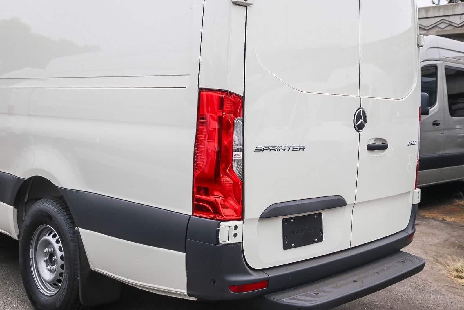 2024 Mercedes-Benz Sprinter 2500 8