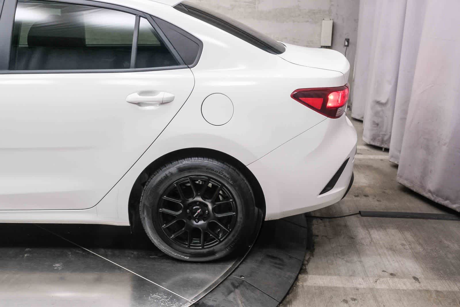 Thumbnail: 2023 Kia Rio - 8