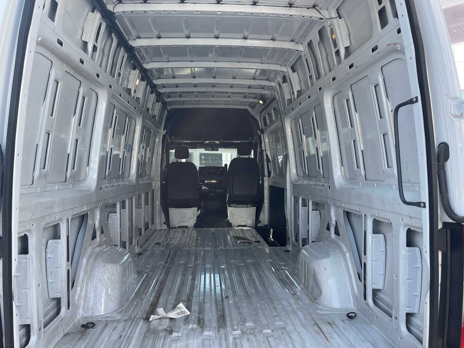 Thumbnail: 2025 Mercedes-Benz Sprinter - 6