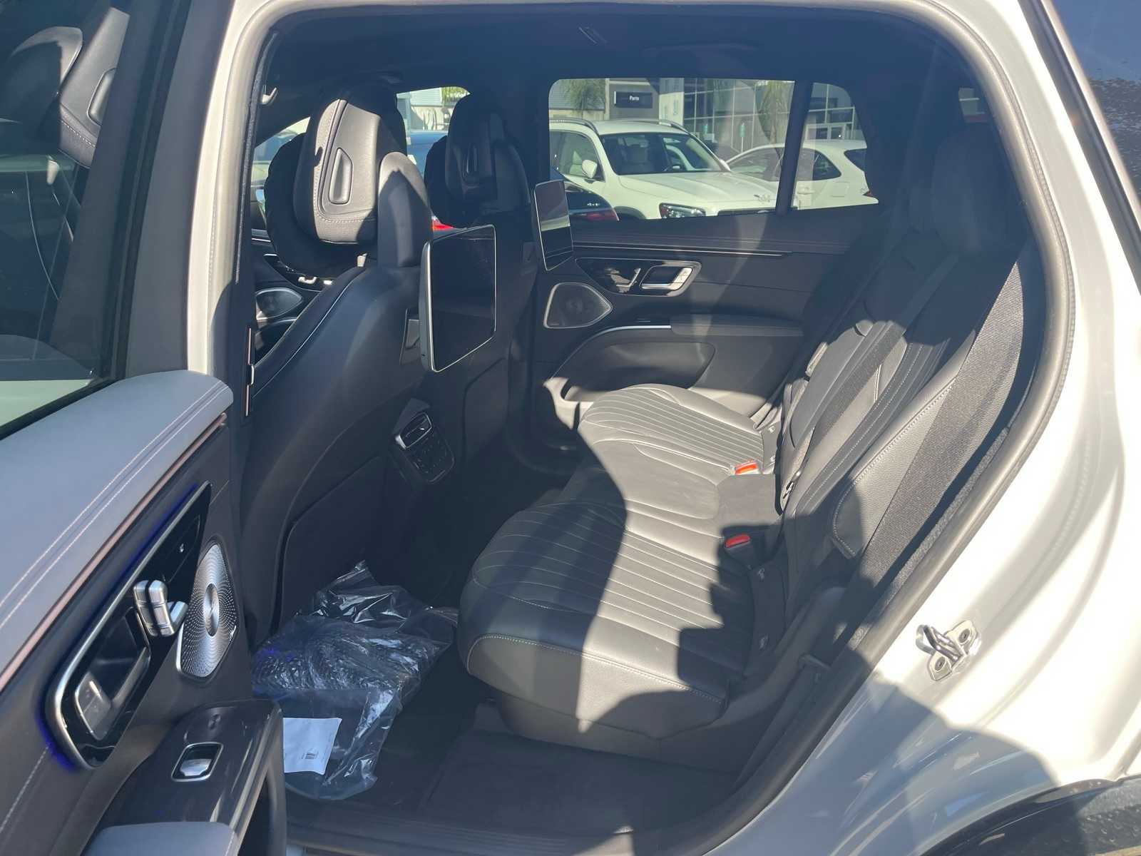 Thumbnail: 2023 Mercedes-Benz EQS - 5