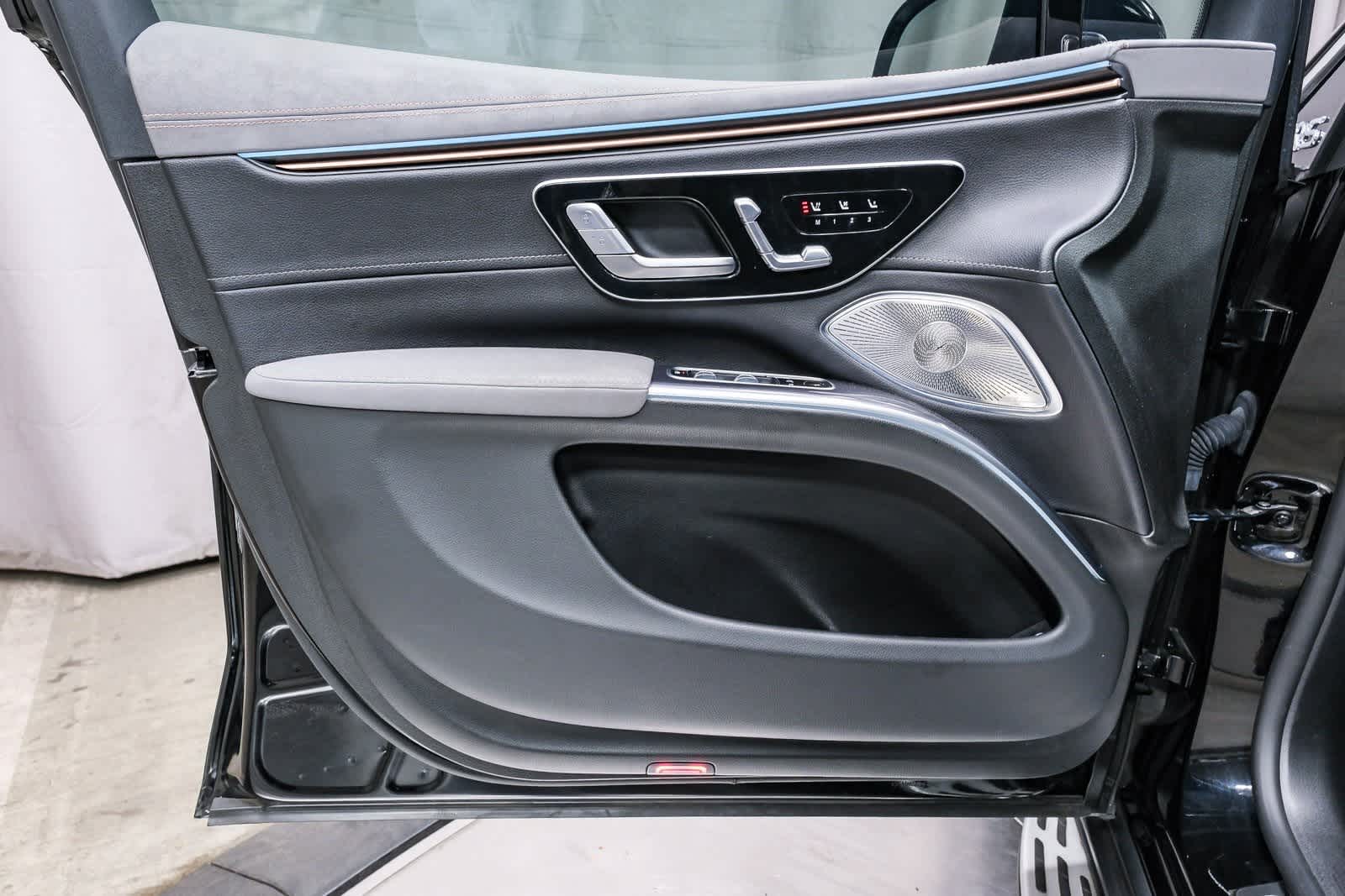 Thumbnail: 2023 Mercedes-Benz EQS - 20