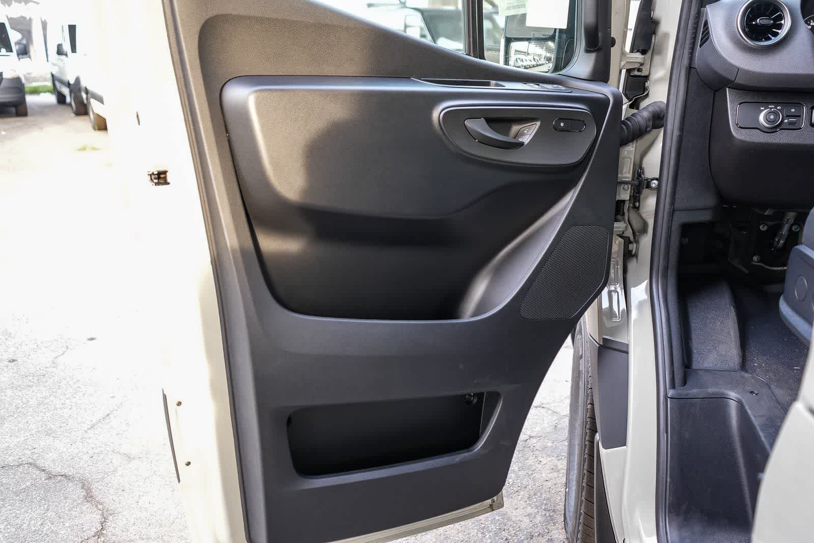 Thumbnail: 2026 Mercedes-Benz Sprinter - 20