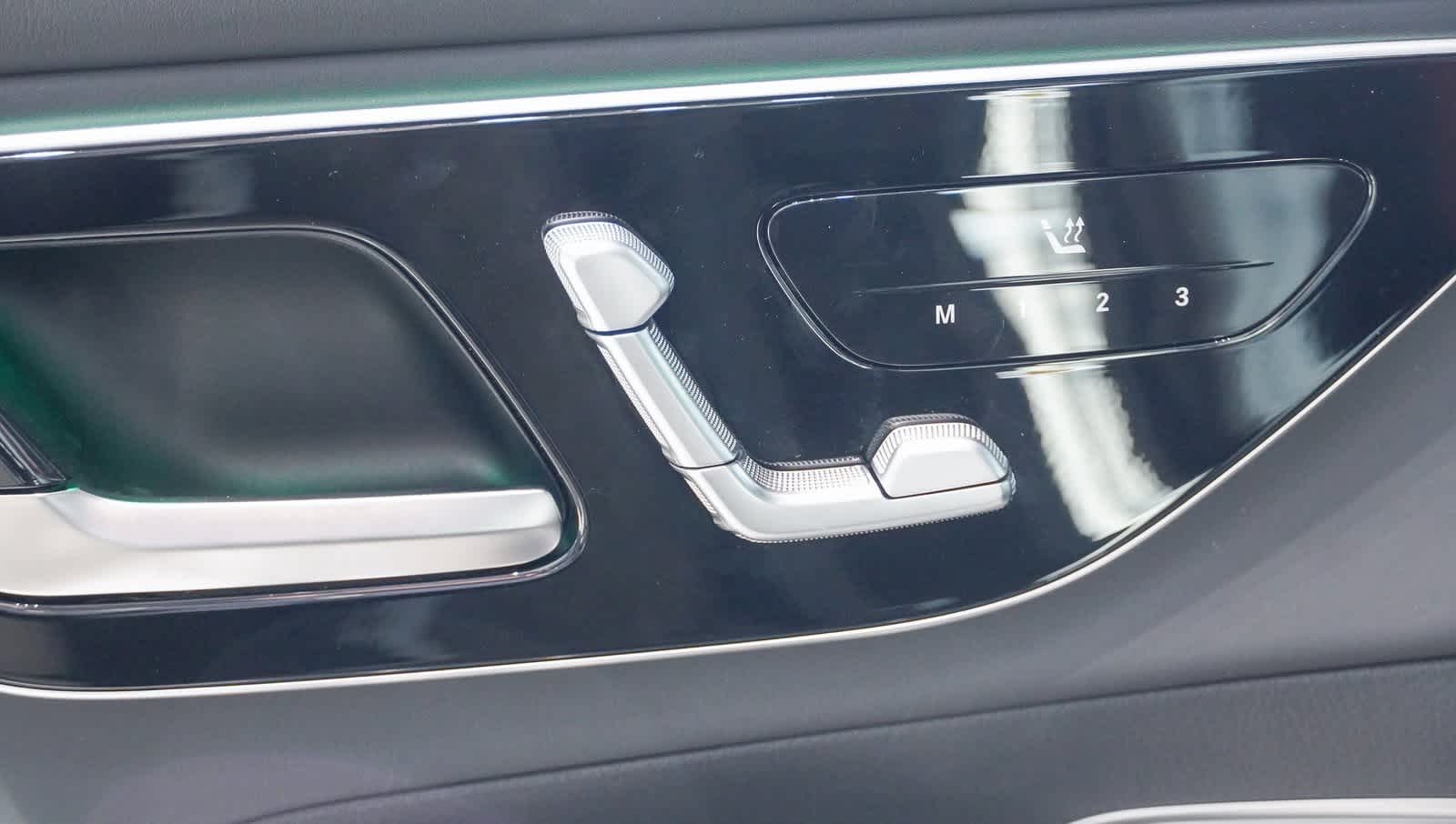 Thumbnail: 2025 Mercedes-Benz GL-Class - 23