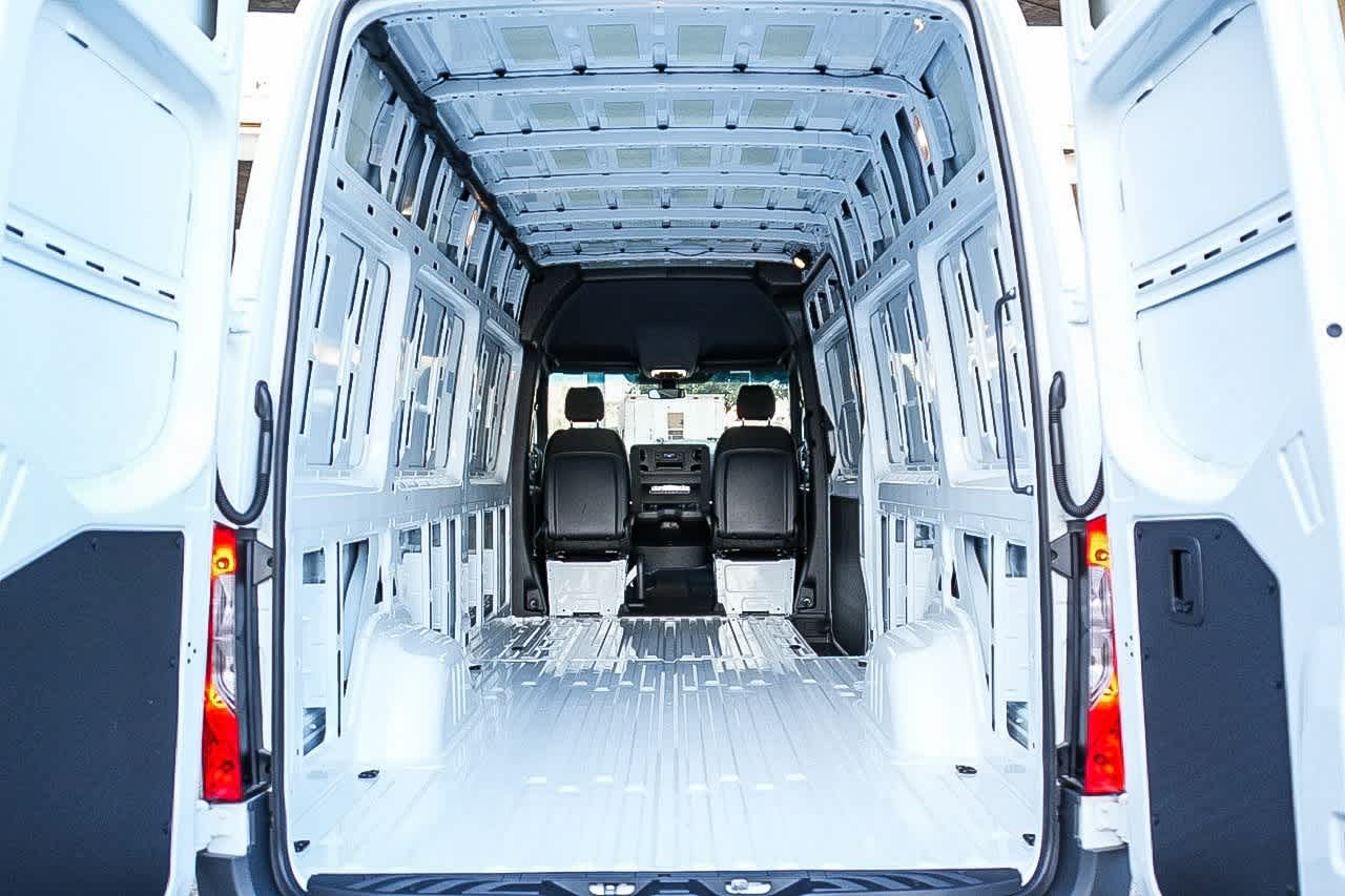 Thumbnail: 2026 Mercedes-Benz Sprinter - 23