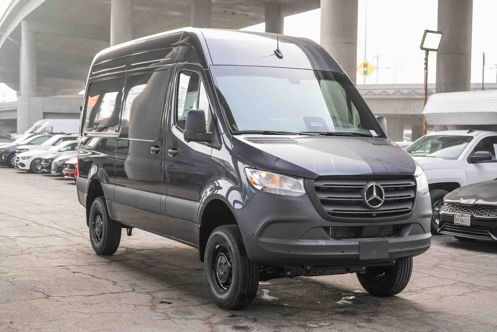 Thumbnail: 2026 Mercedes-Benz Sprinter - 3