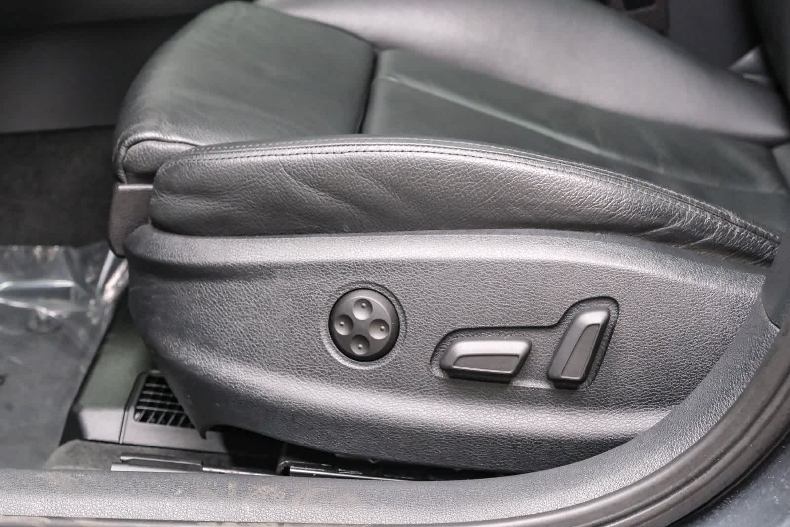 Thumbnail: 2018 Audi A3 e-tron - 24