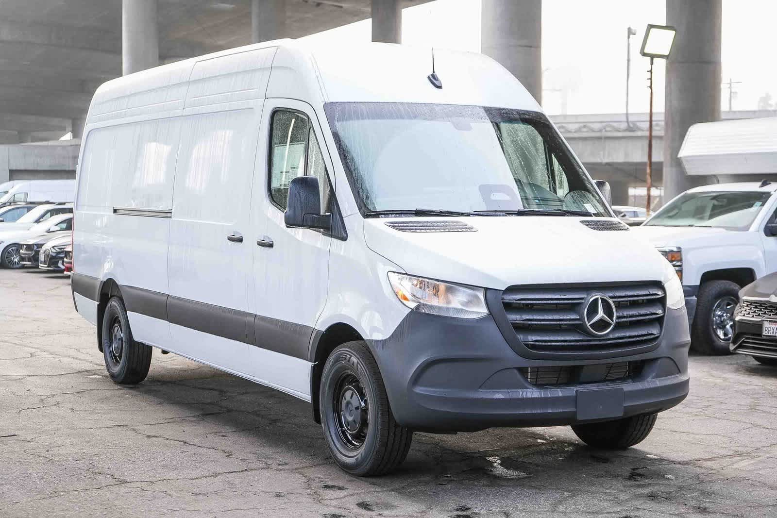 Thumbnail: 2026 Mercedes-Benz Sprinter - 3