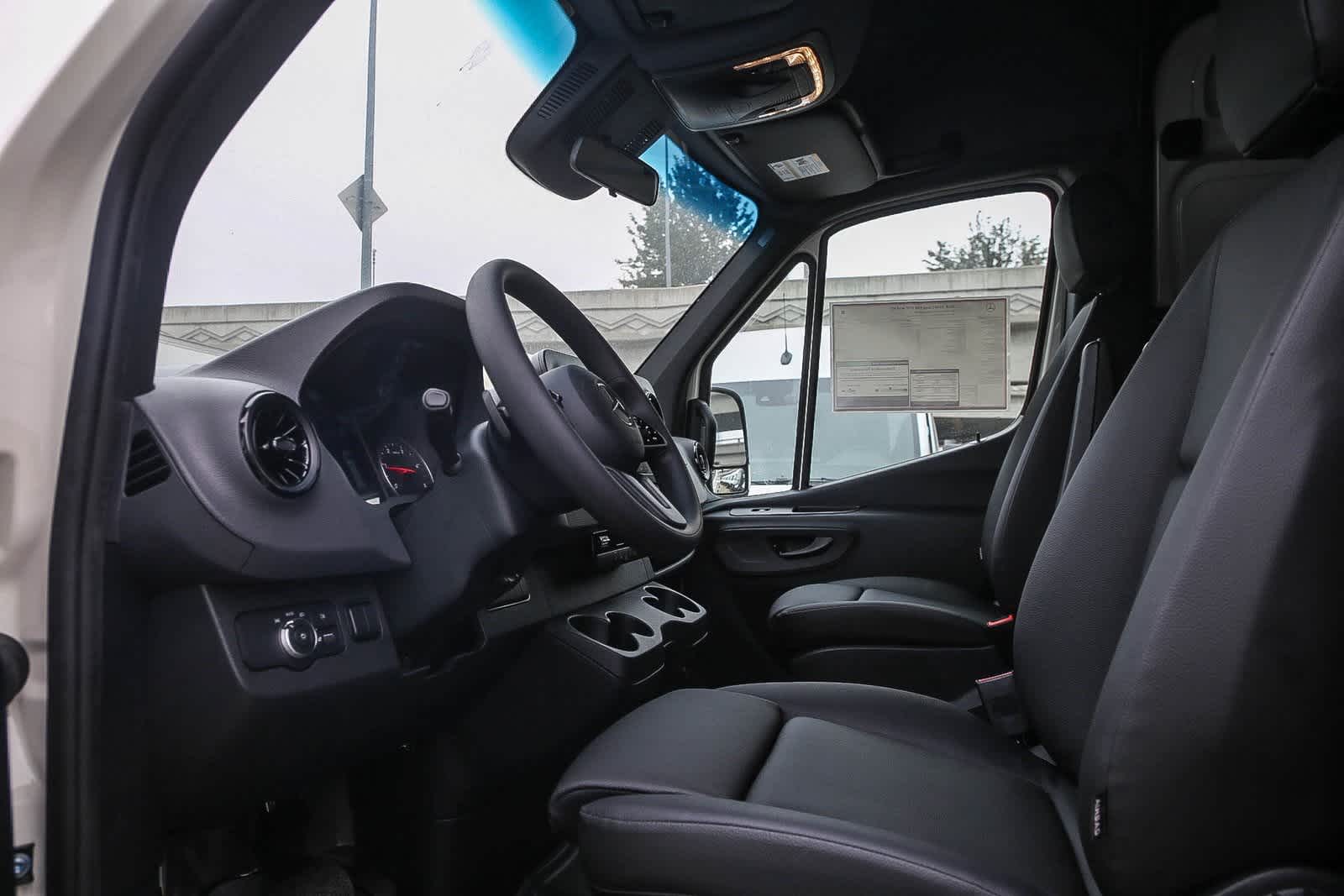 2024 Mercedes-Benz Sprinter 2500 14