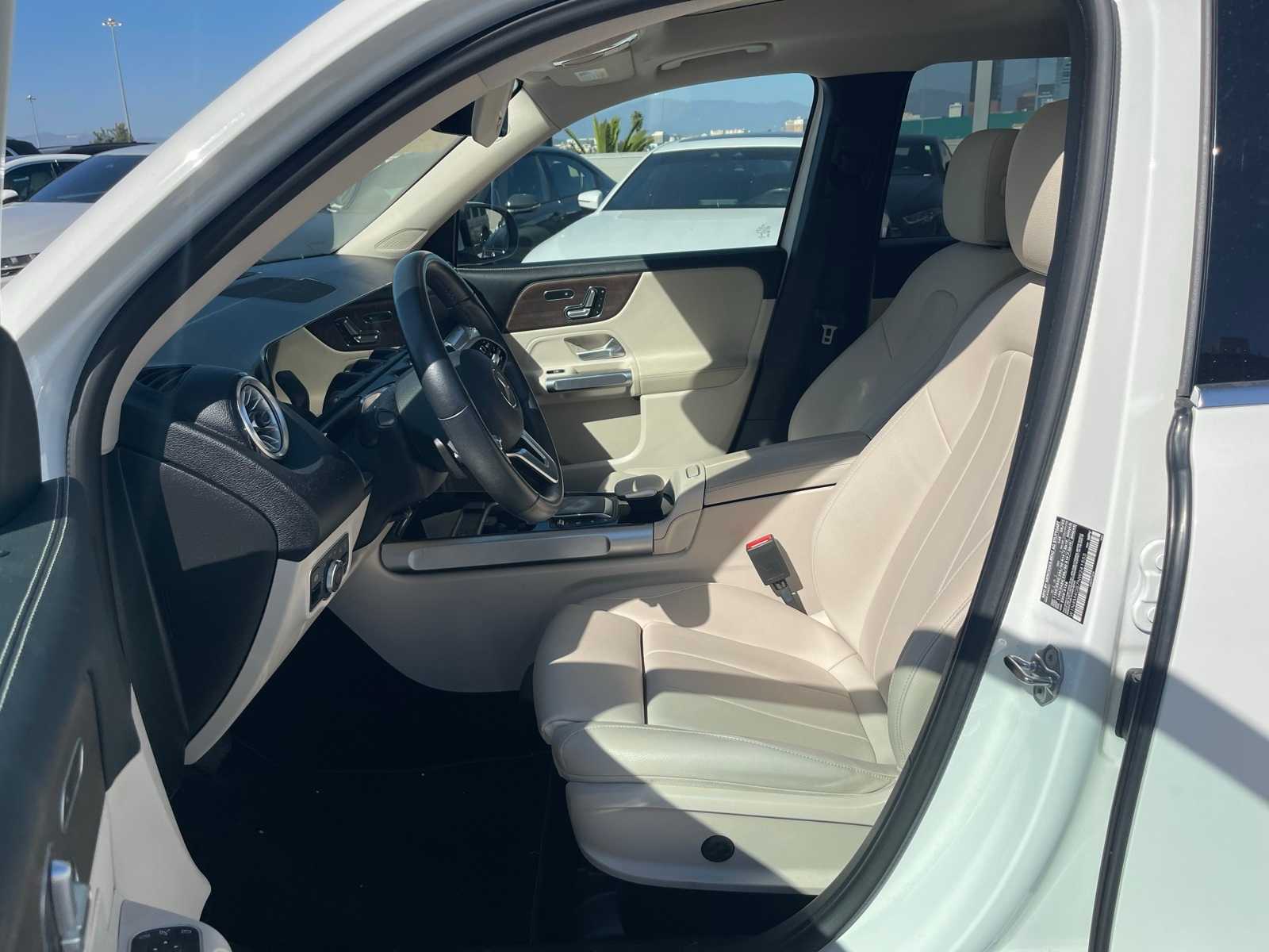 Thumbnail: 2022 Mercedes-Benz GLB - 5