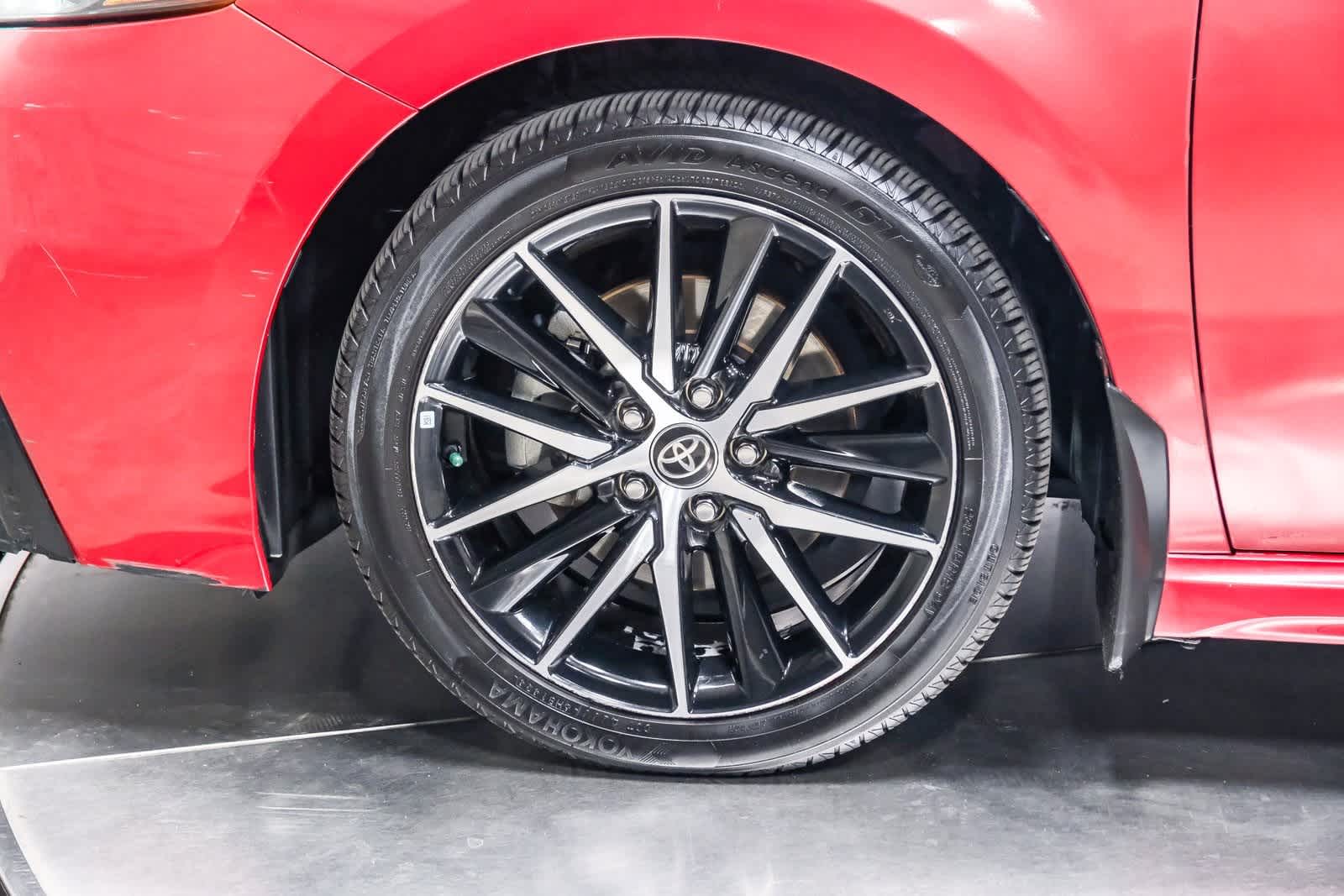 Thumbnail: 2022 Toyota Camry - 10