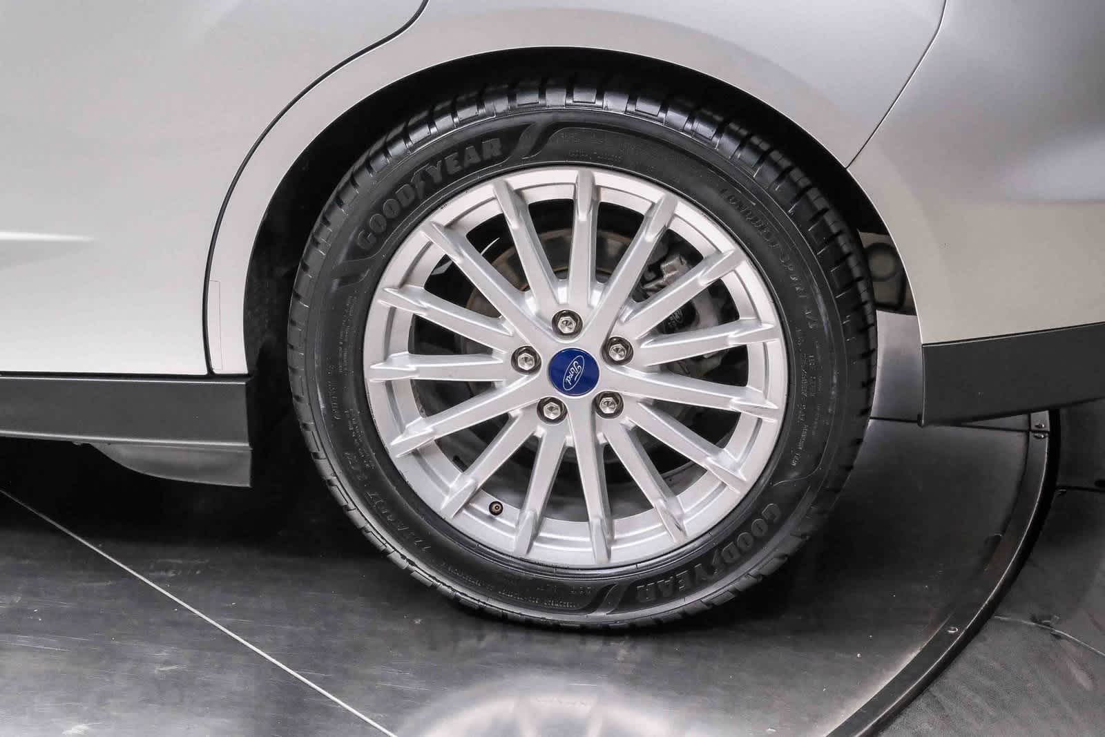 Thumbnail: 2016 Ford C-Max - 9