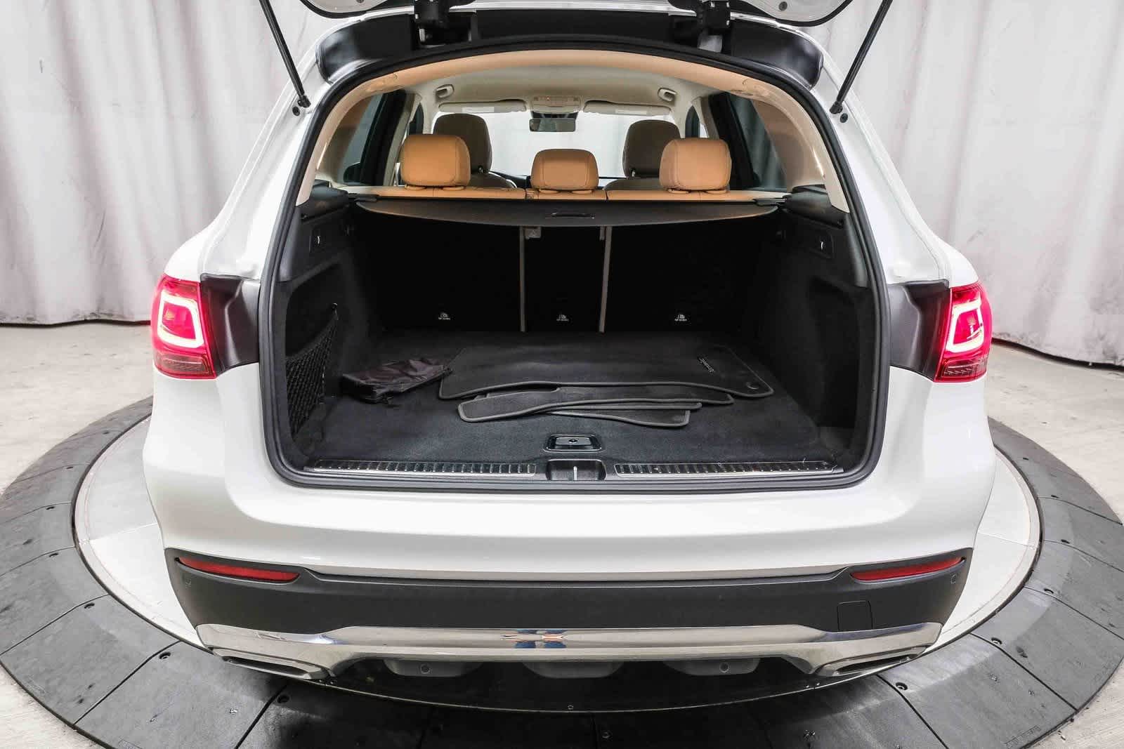 Thumbnail: 2022 Mercedes-Benz GLC - 27