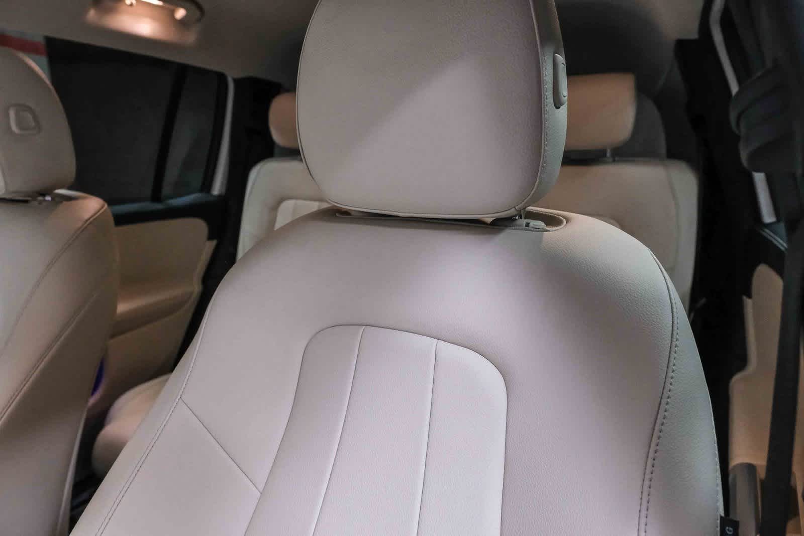 Thumbnail: 2021 Mercedes-Benz GLB - 22