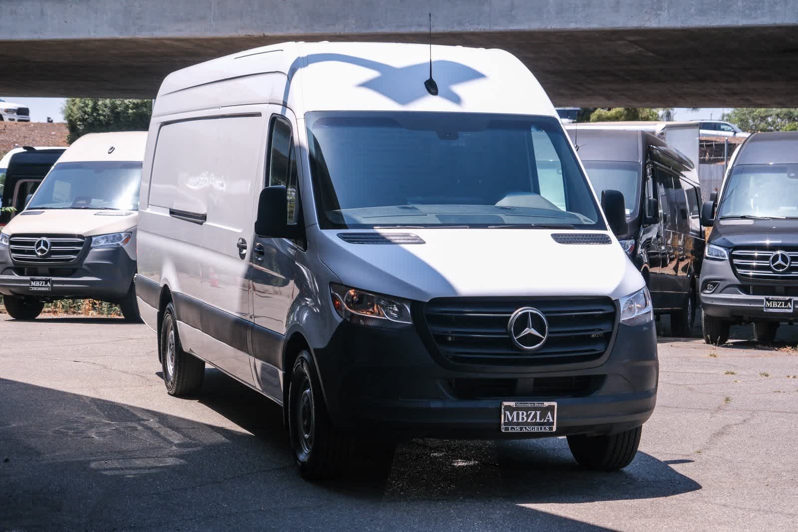 Thumbnail: 2022 Mercedes-Benz Sprinter - 3