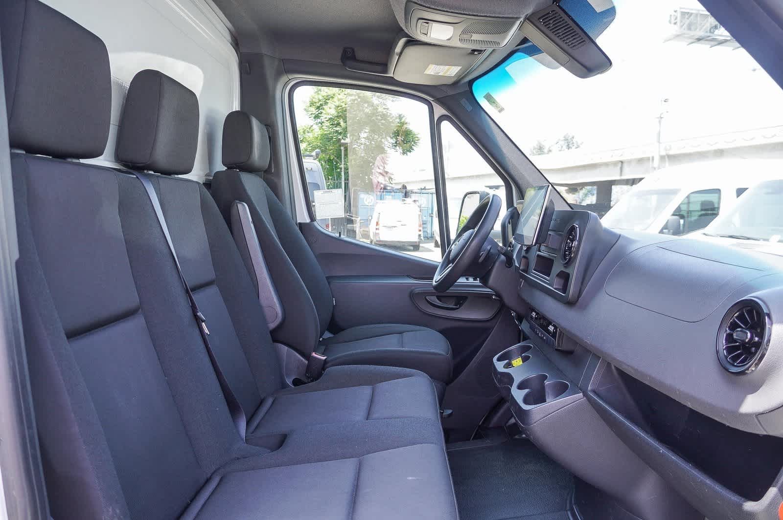 Thumbnail: 2021 Mercedes-Benz Sprinter - 16
