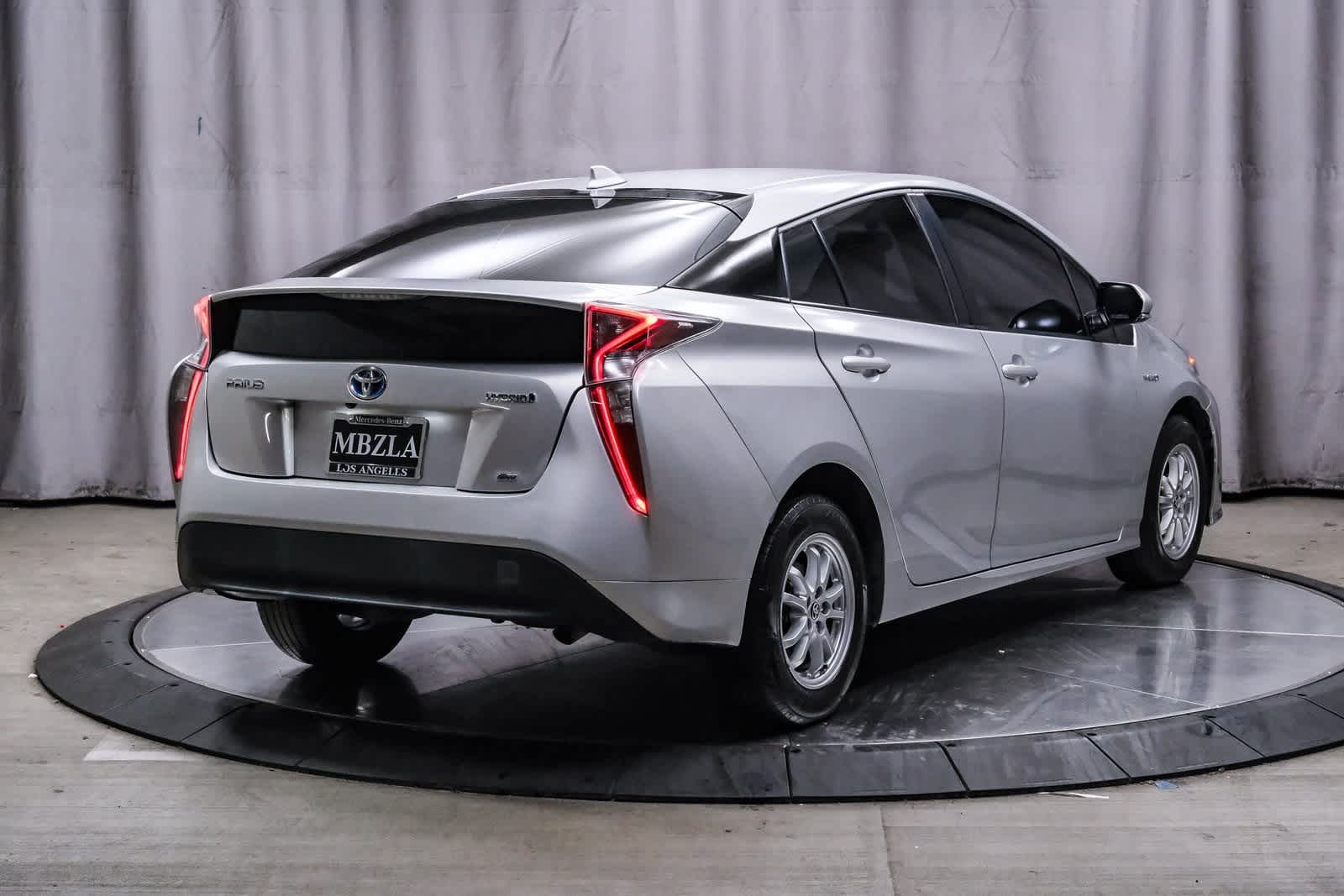 Thumbnail: 2016 Toyota Prius - 4