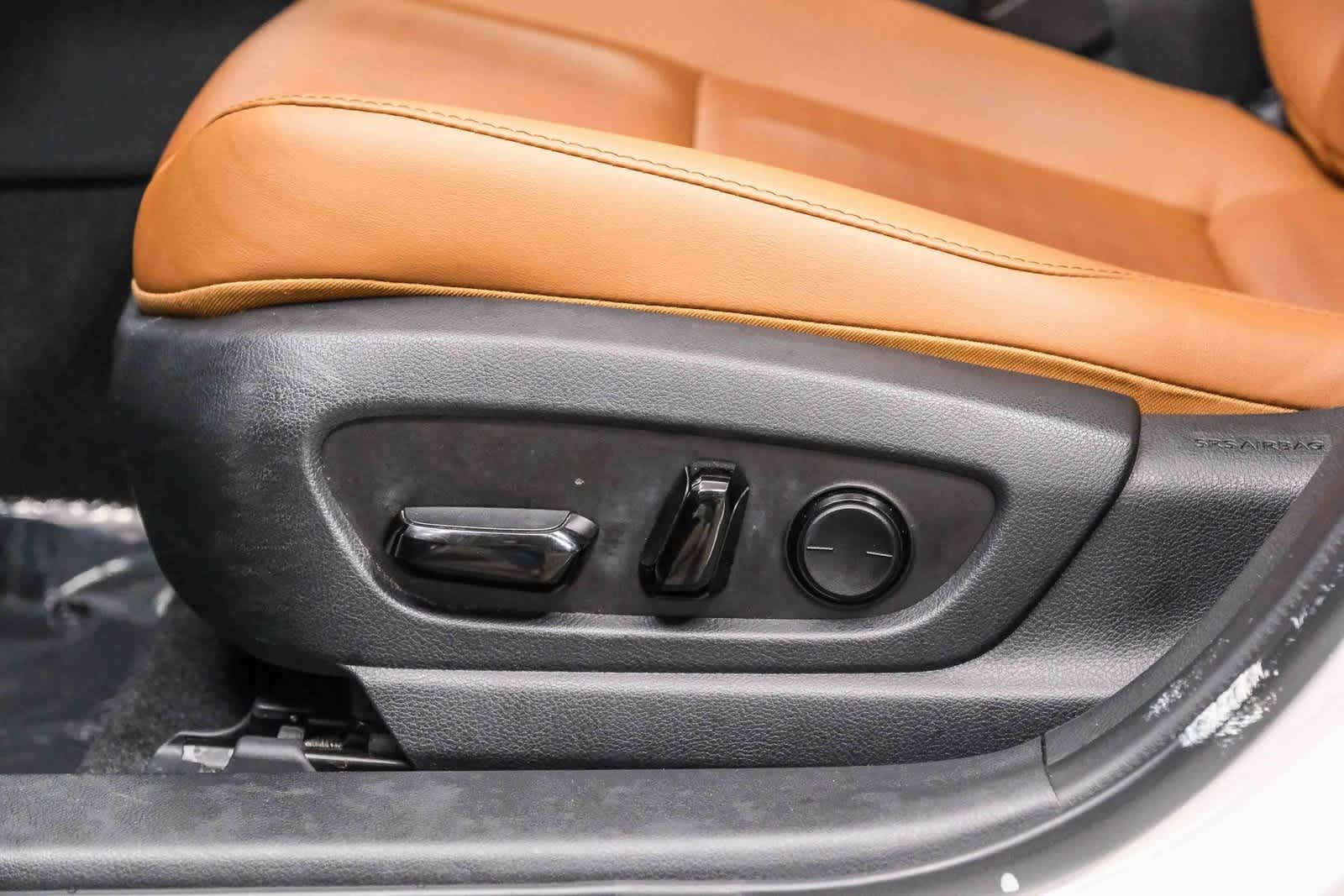 Thumbnail: 2021 Lexus UX - 22