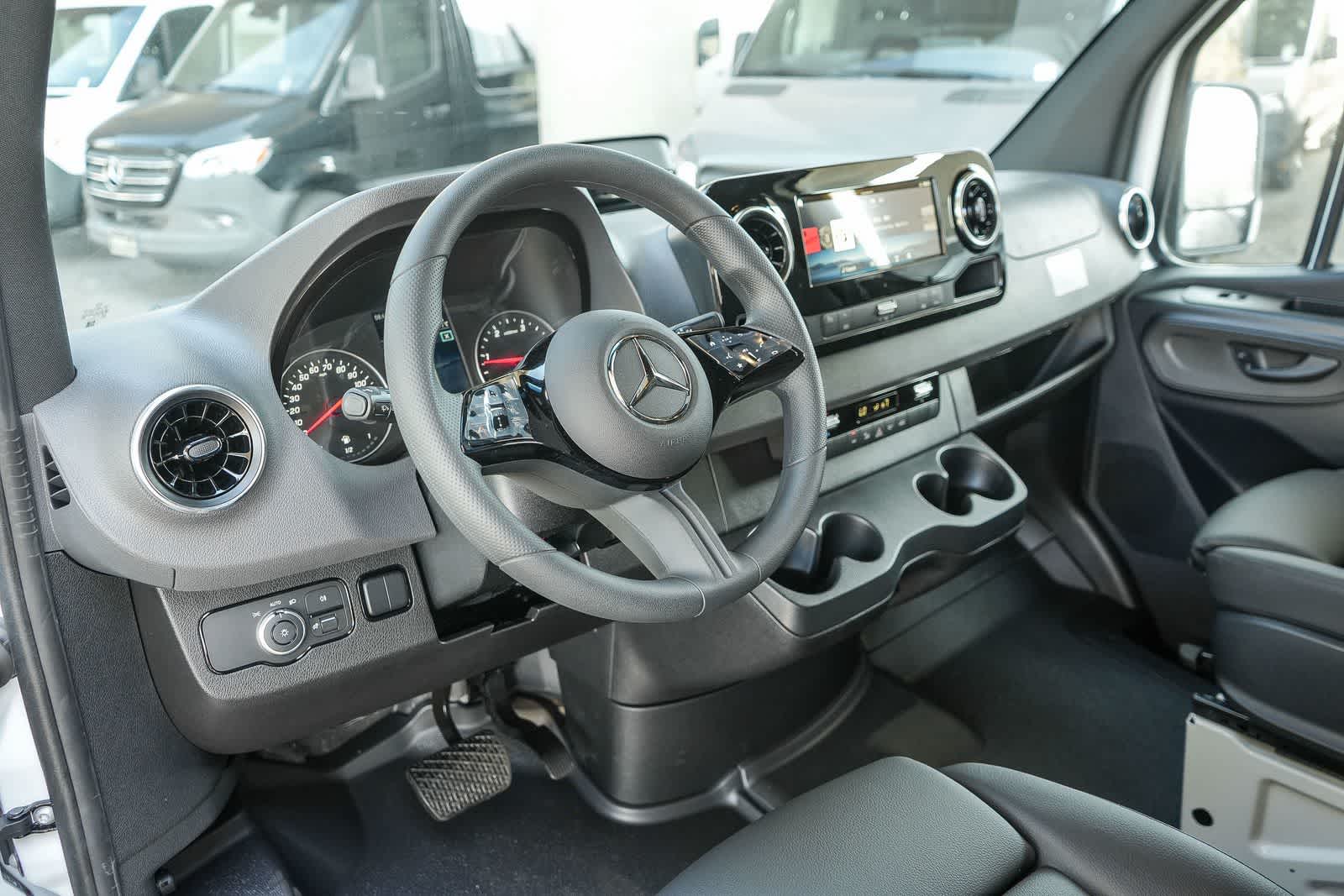 Thumbnail: 2026 Mercedes-Benz Sprinter - 14