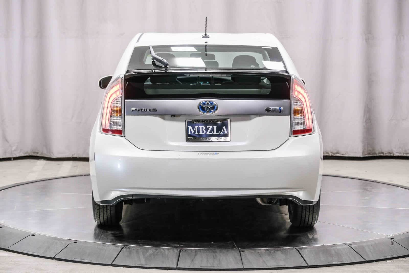 Thumbnail: 2015 Toyota Prius - 3