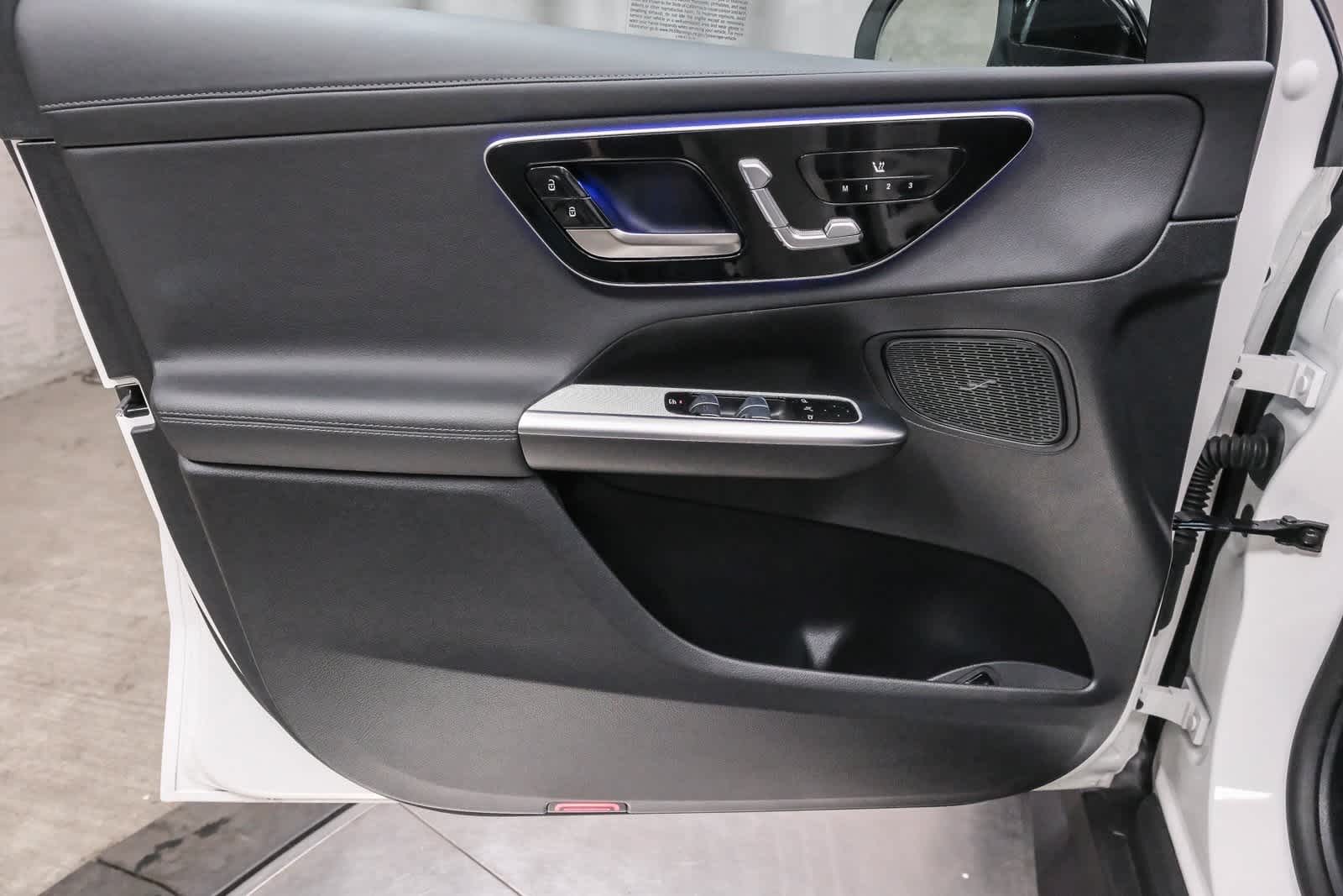 Thumbnail: 2025 Mercedes-Benz GLC - 21