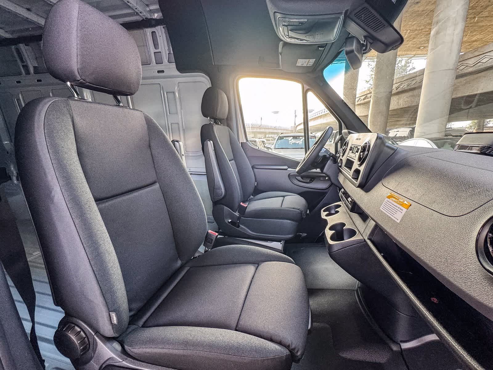 Thumbnail: 2026 Mercedes-Benz Sprinter - 15