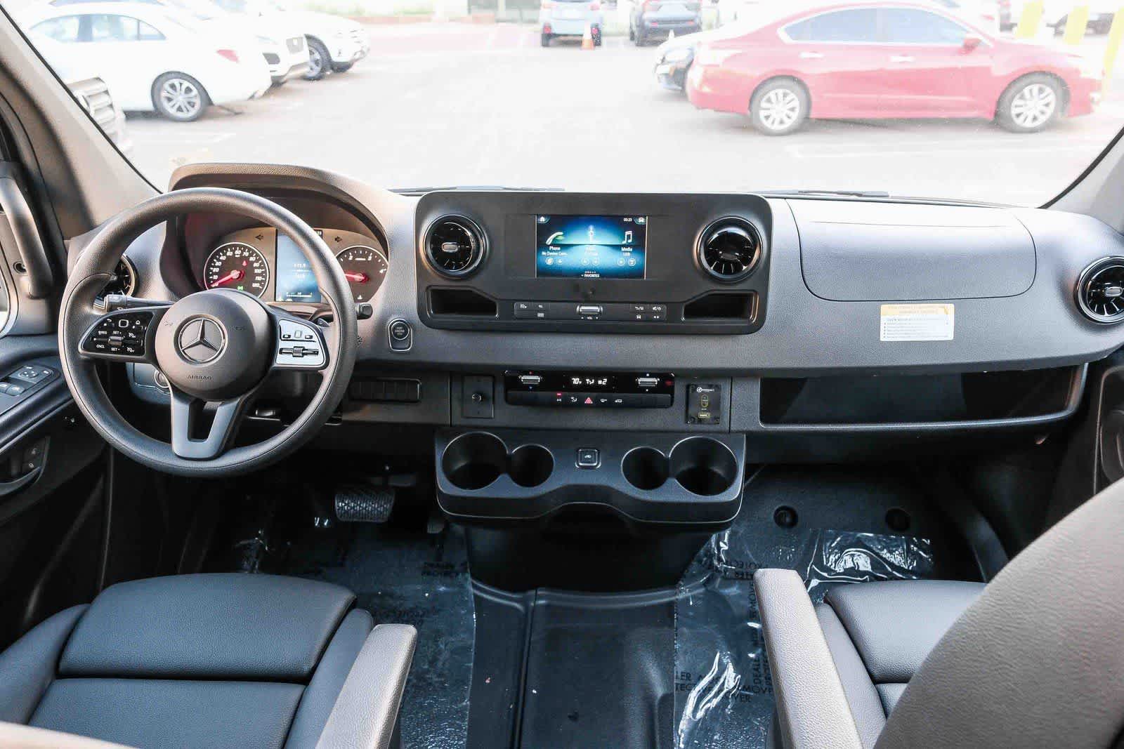 Thumbnail: 2024 Mercedes-Benz Sprinter - 33