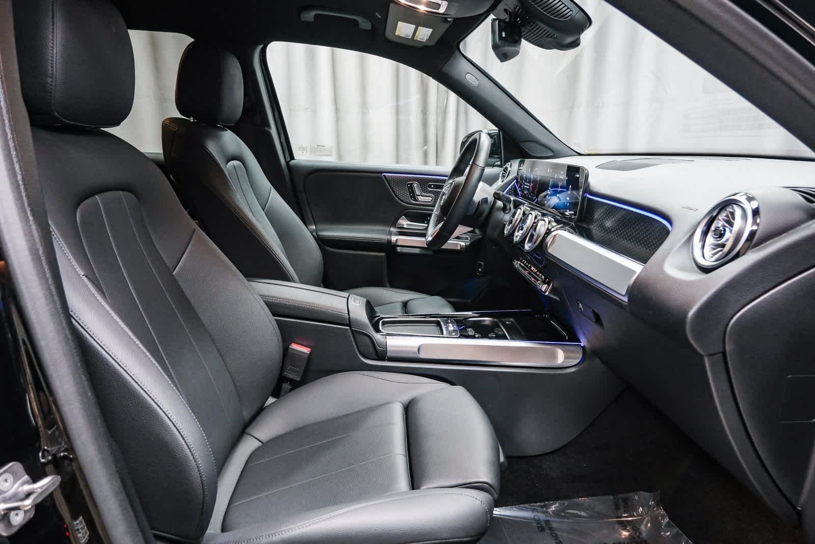 Thumbnail: 2025 Mercedes-Benz GLB - 18