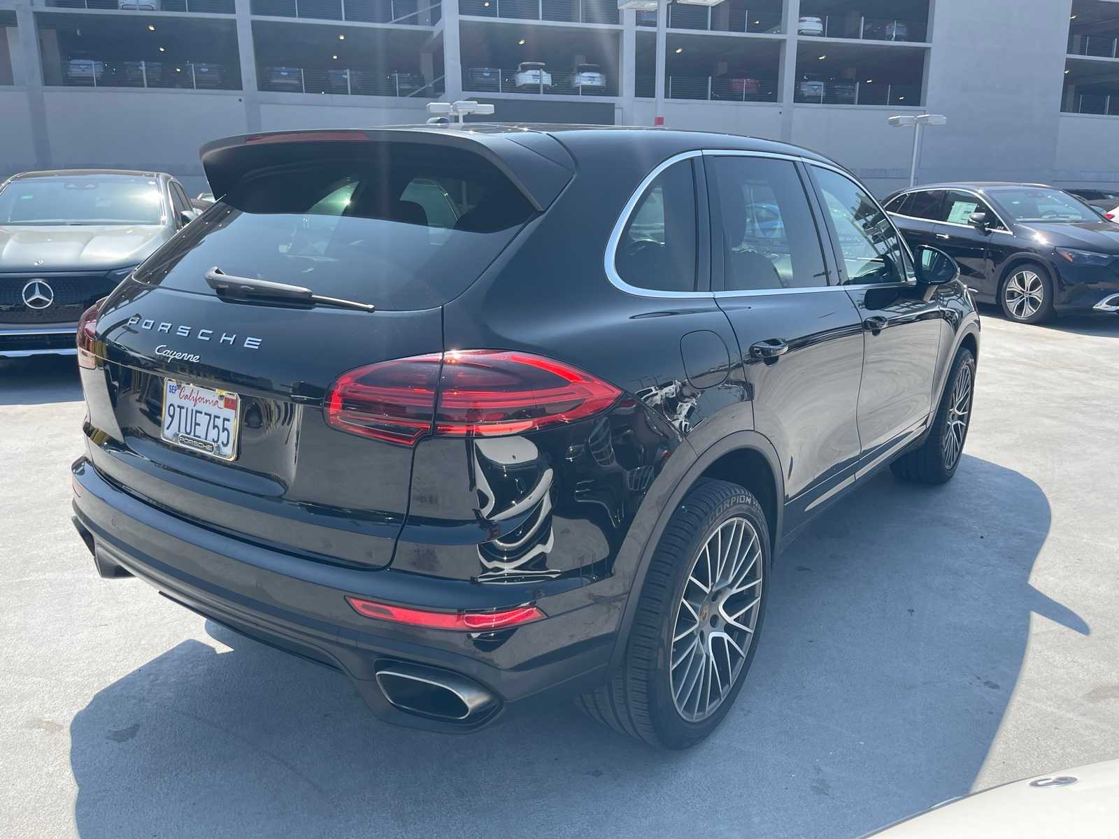 Thumbnail: 2016 Porsche Cayenne - 3