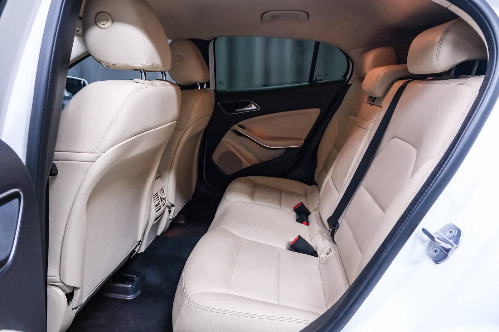 Thumbnail: 2019 Mercedes-Benz GLA - 19