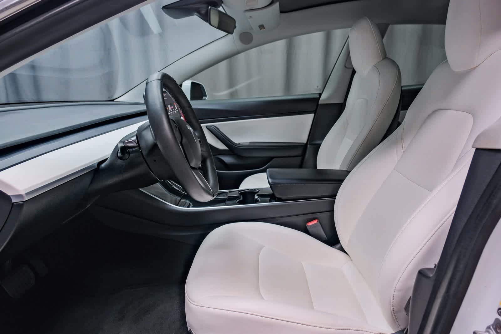 Thumbnail: 2020 Tesla Model 3 - 17