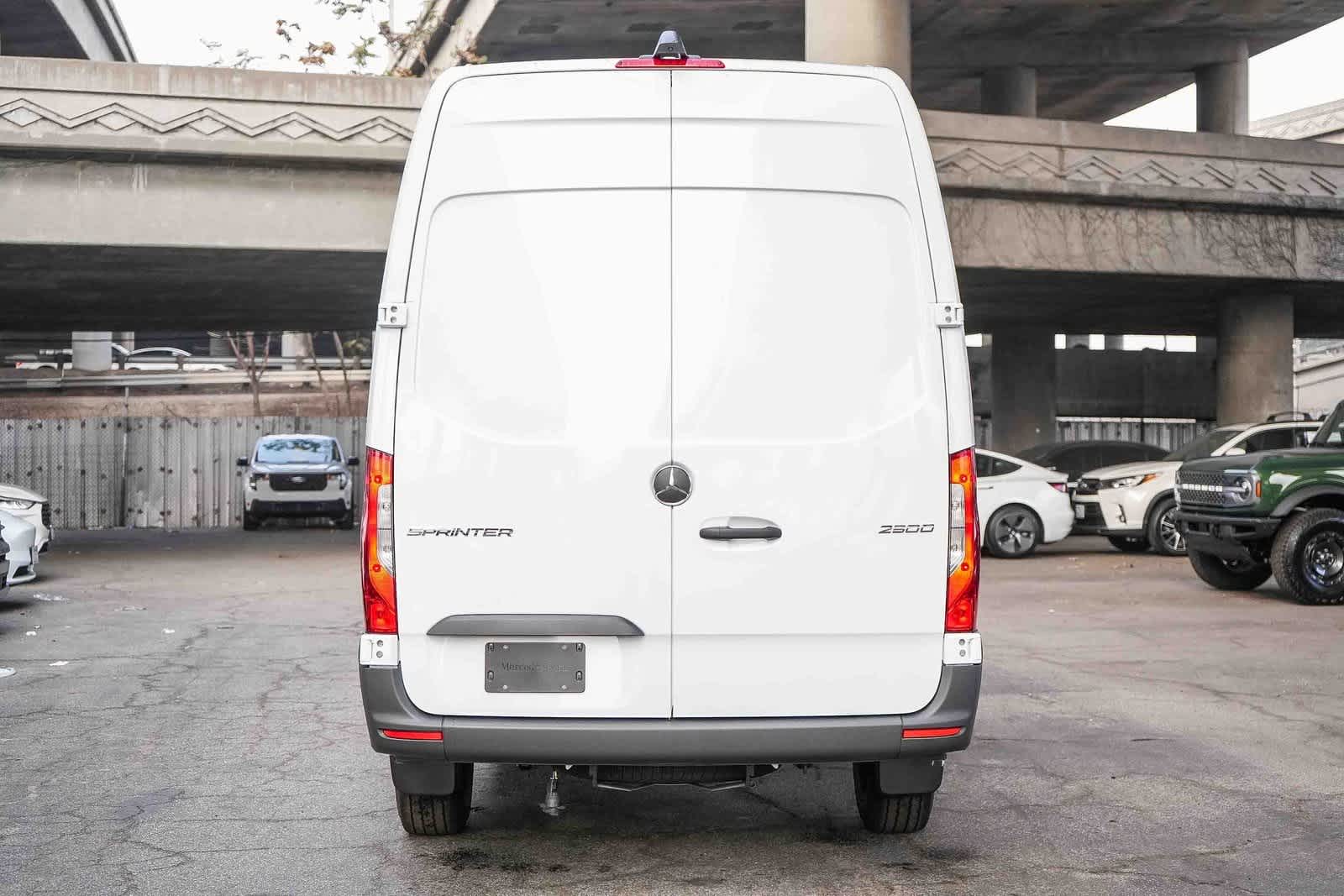 Thumbnail: 2026 Mercedes-Benz Sprinter - 7