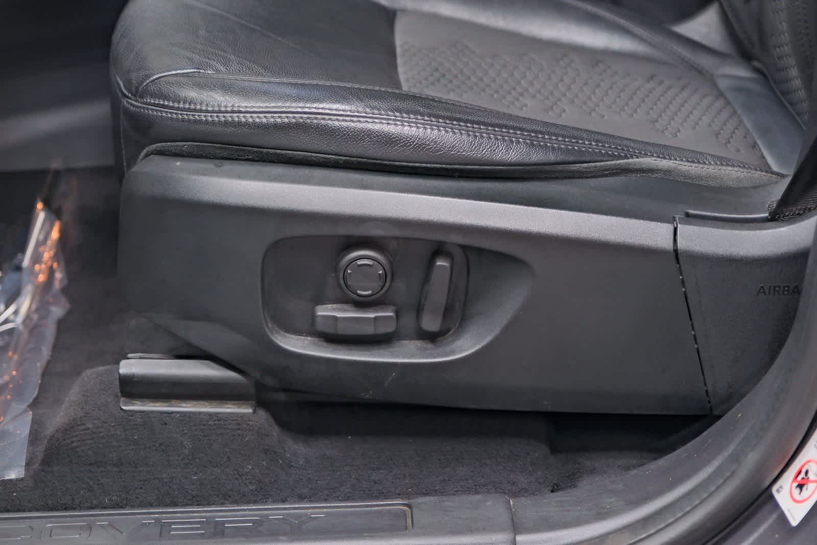 Thumbnail: 2019 Land Rover Discovery Sport - 24