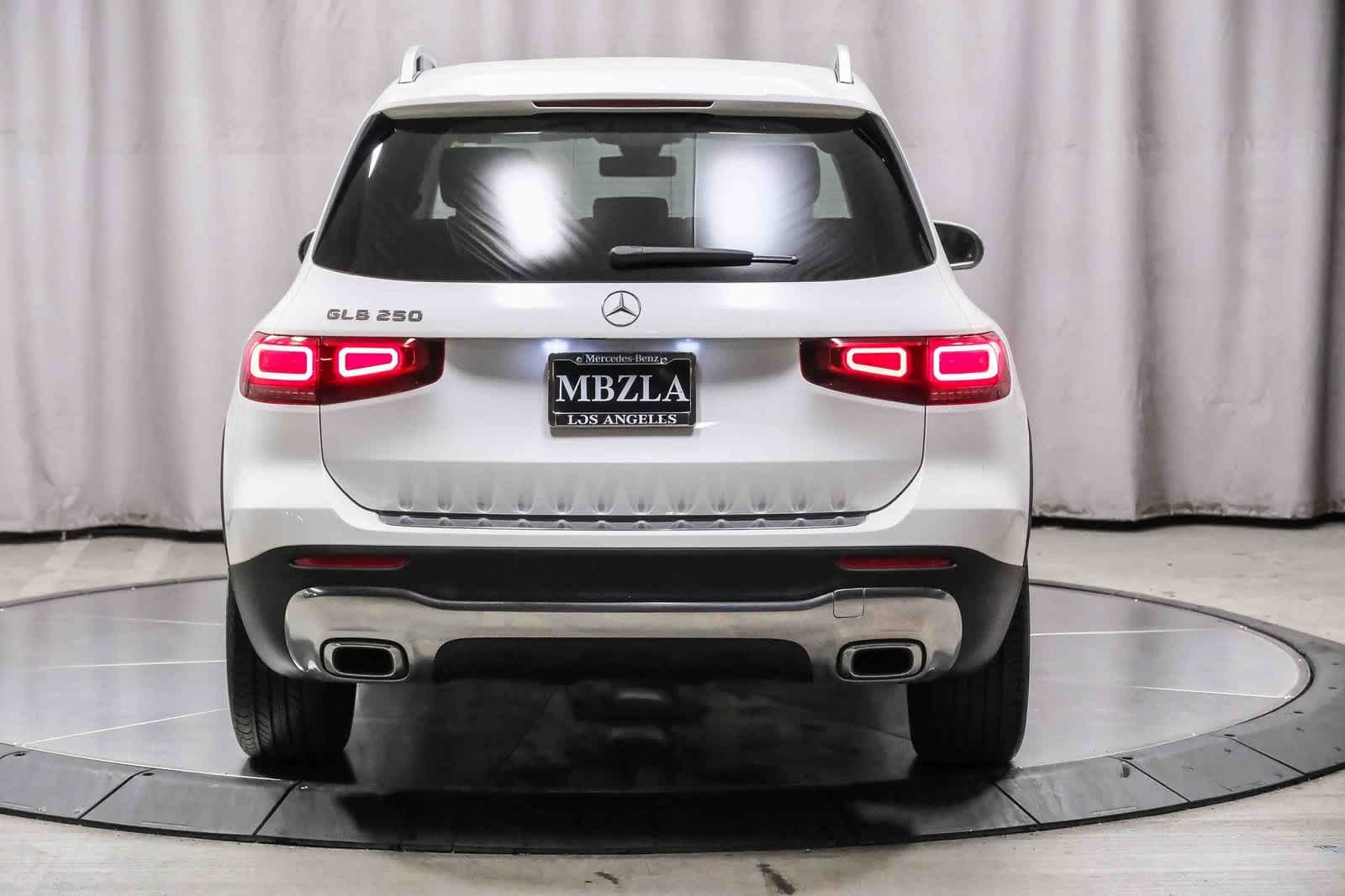 Thumbnail: 2021 Mercedes-Benz GLB - 3