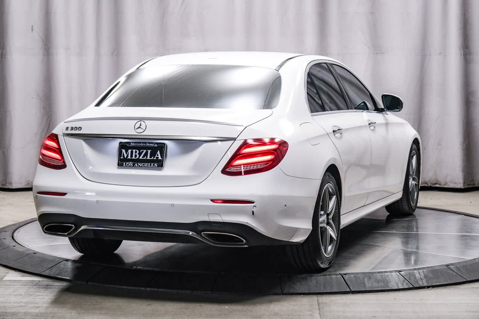 Thumbnail: 2017 Mercedes-Benz E-Class - 4