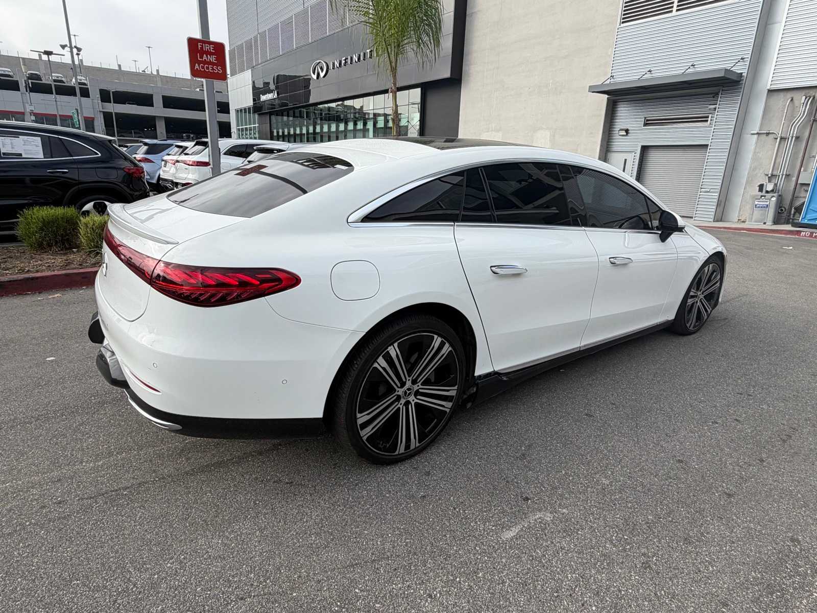 Thumbnail: 2022 Mercedes-Benz EQS - 4