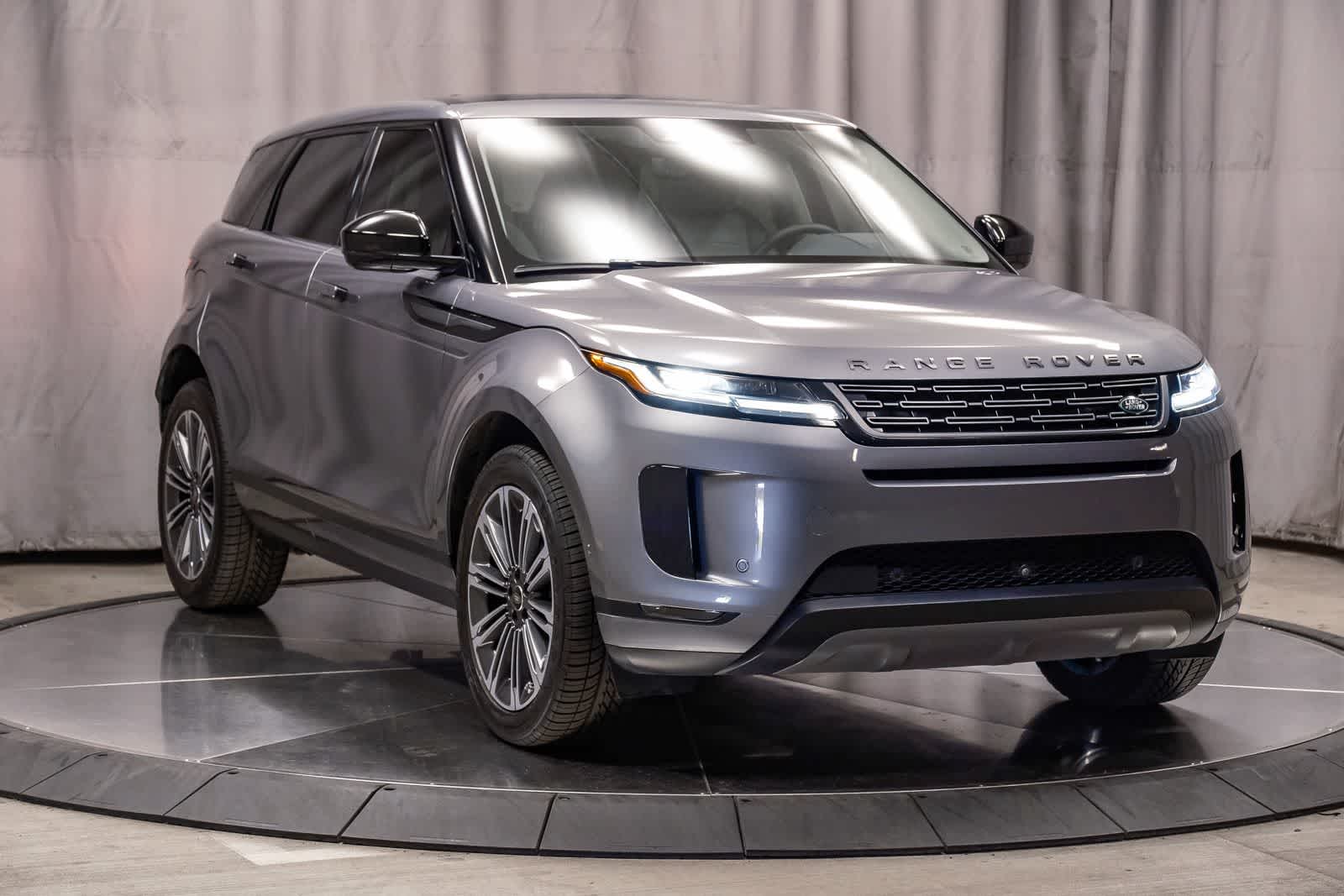 Thumbnail: 2025 Land Rover Range Rover Evoque - 5