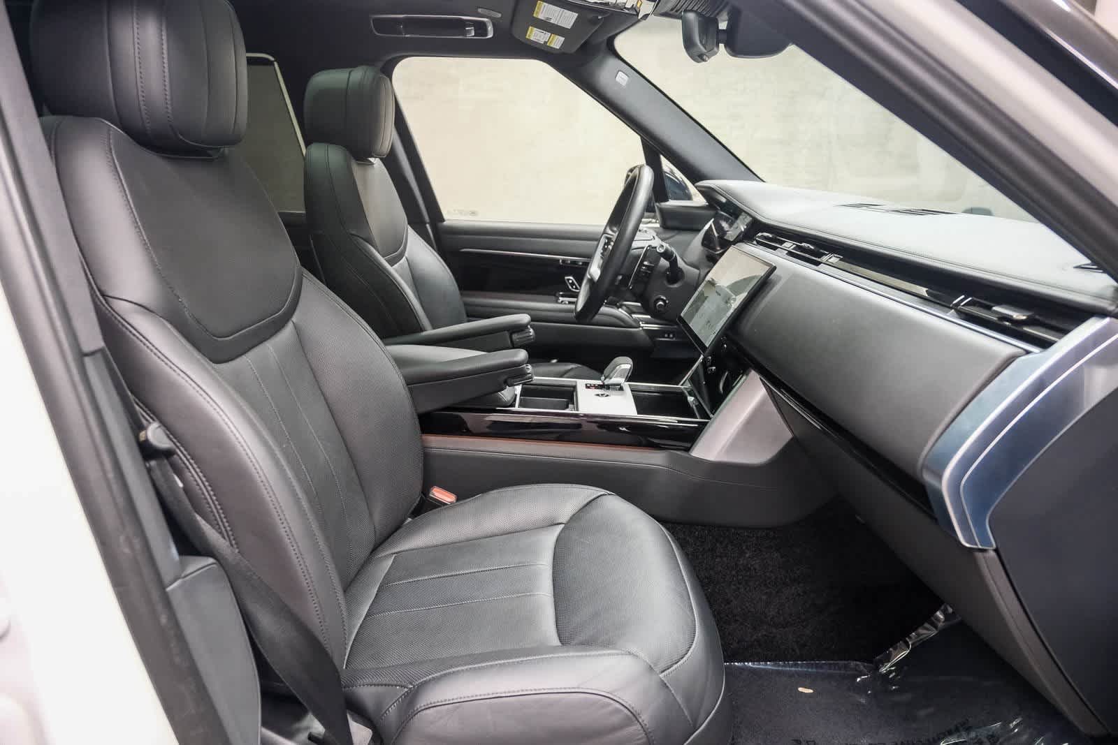 Thumbnail: 2024 Land Rover Range Rover - 16