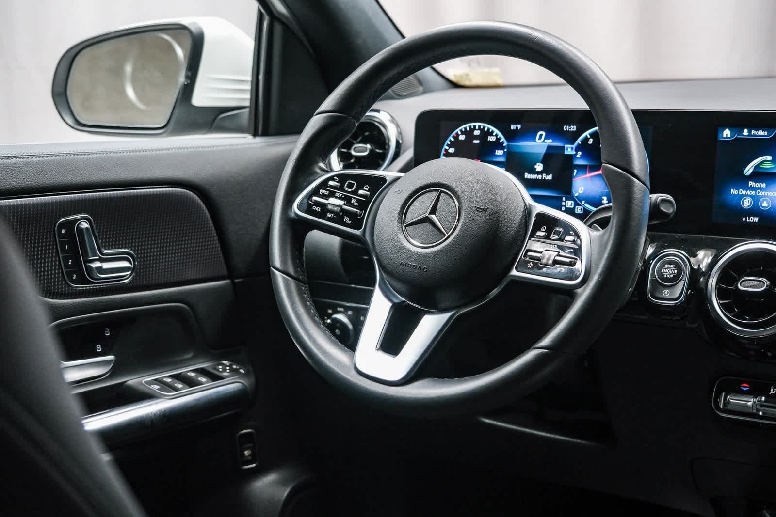 Thumbnail: 2022 Mercedes-Benz GLA - 16