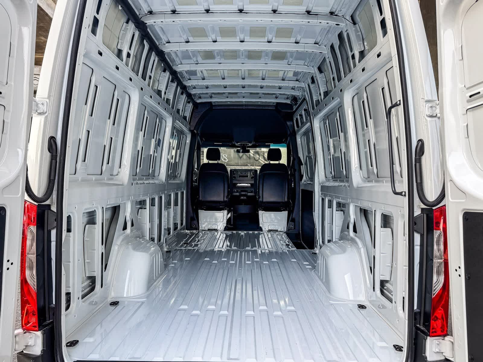 Thumbnail: 2026 Mercedes-Benz Sprinter - 23